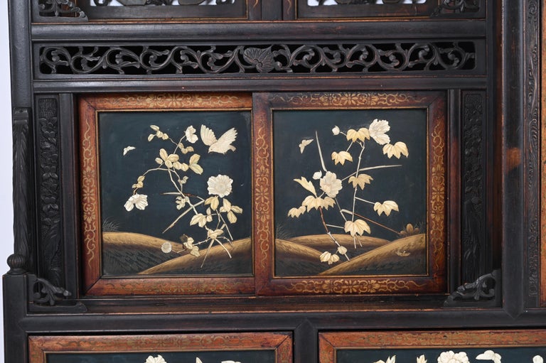 https://a.1stdibscdn.com/japanese-shibayama-cabinet-carved-and-black-lacquered-meiji-period-1870s-for-sale-picture-15/f_30673/f_359442921693417202195/DSC_8556_master.jpeg?width=768