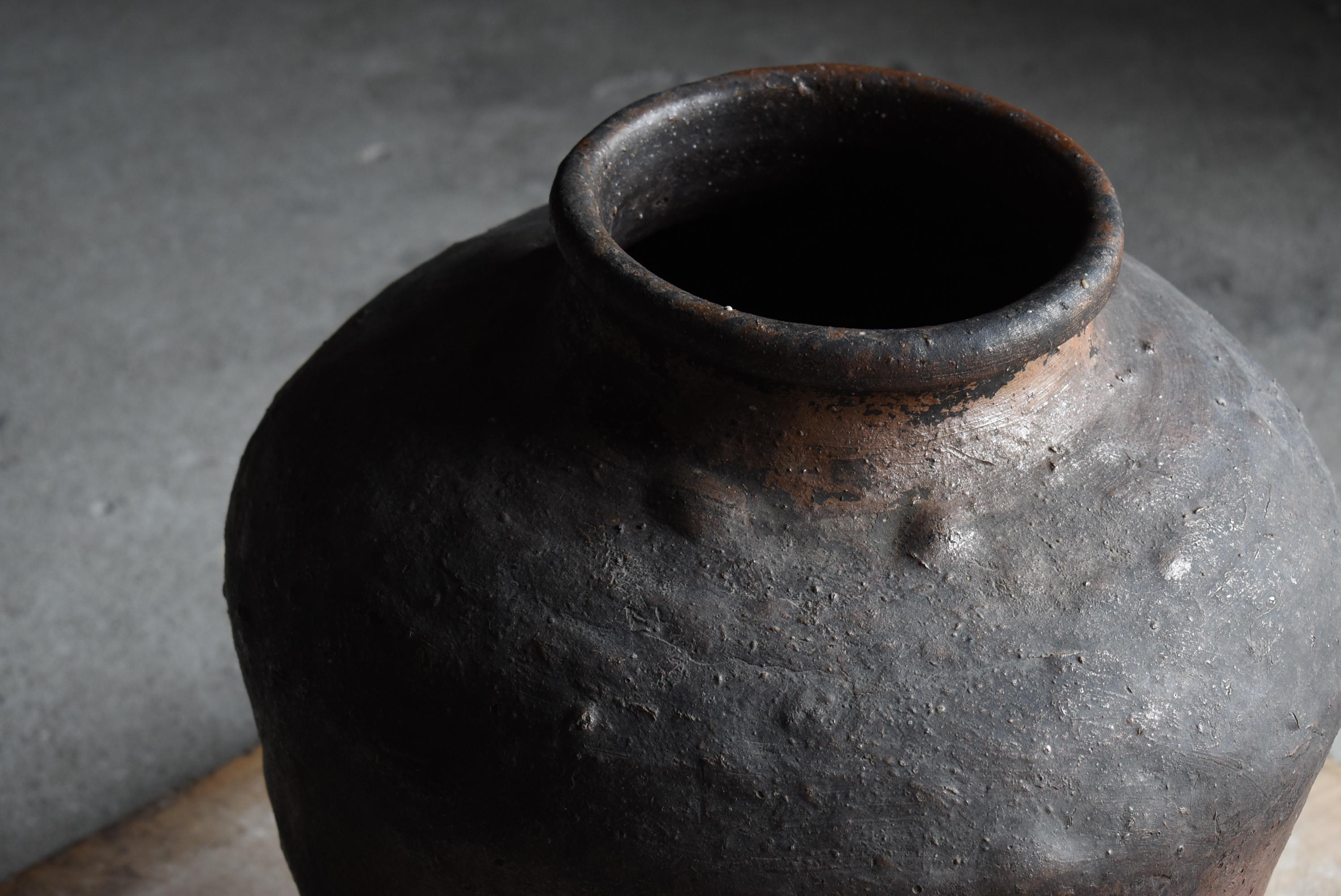 Fired Japanese Antique Shigaraki Ware 17th Century / Pottery Vase Vessel Wabi Sabi For Sale