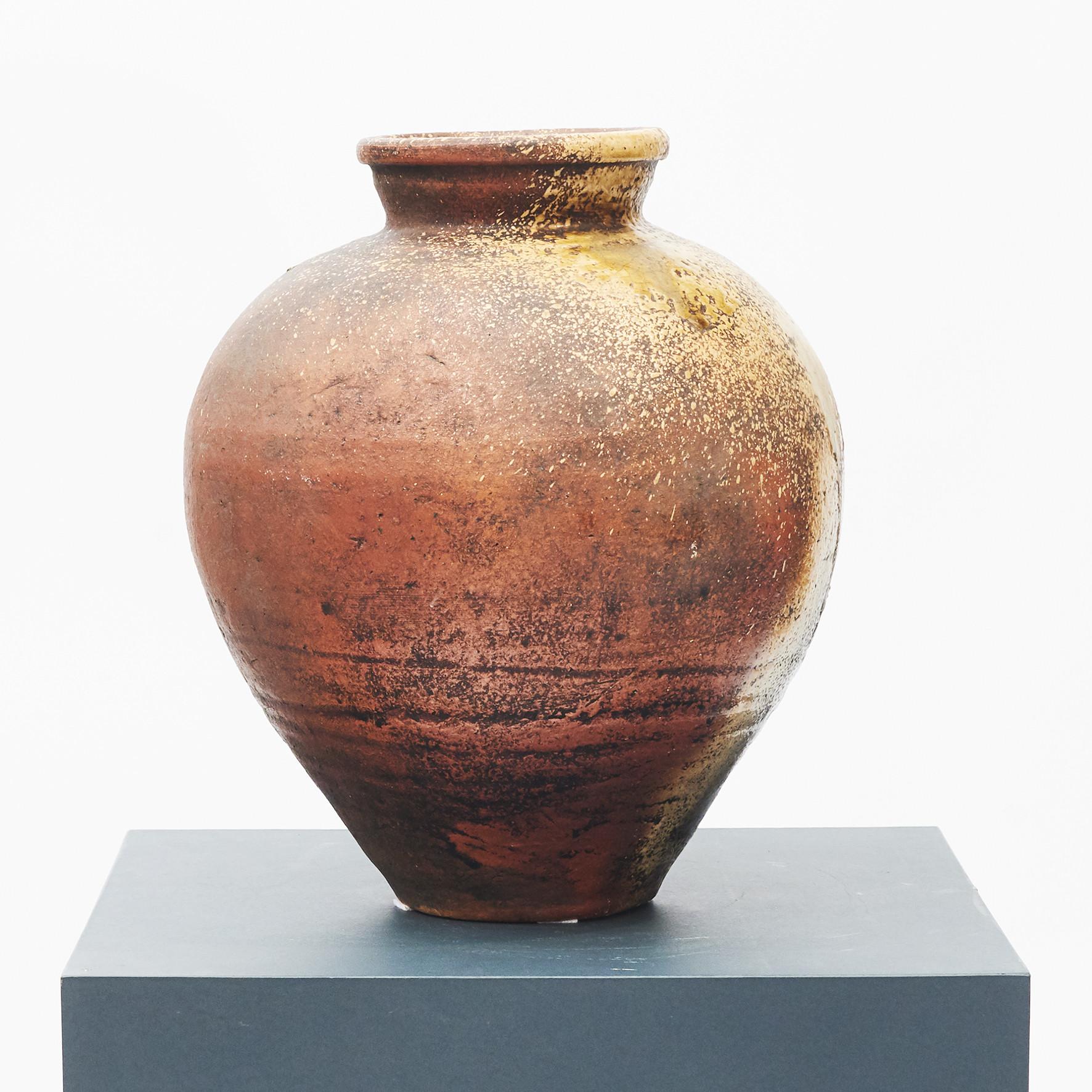 Japanese Shigaraki Ash Glazed Storage Jar In Good Condition In Kastrup, DK