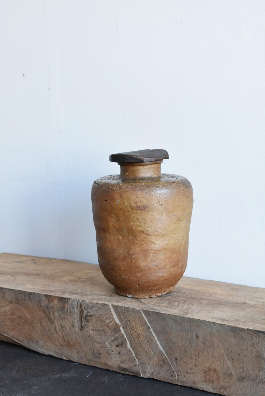 Japanese Shigaraki Ware Antique Jar/Early Edo Period/1600s/ Pottery Vase 1