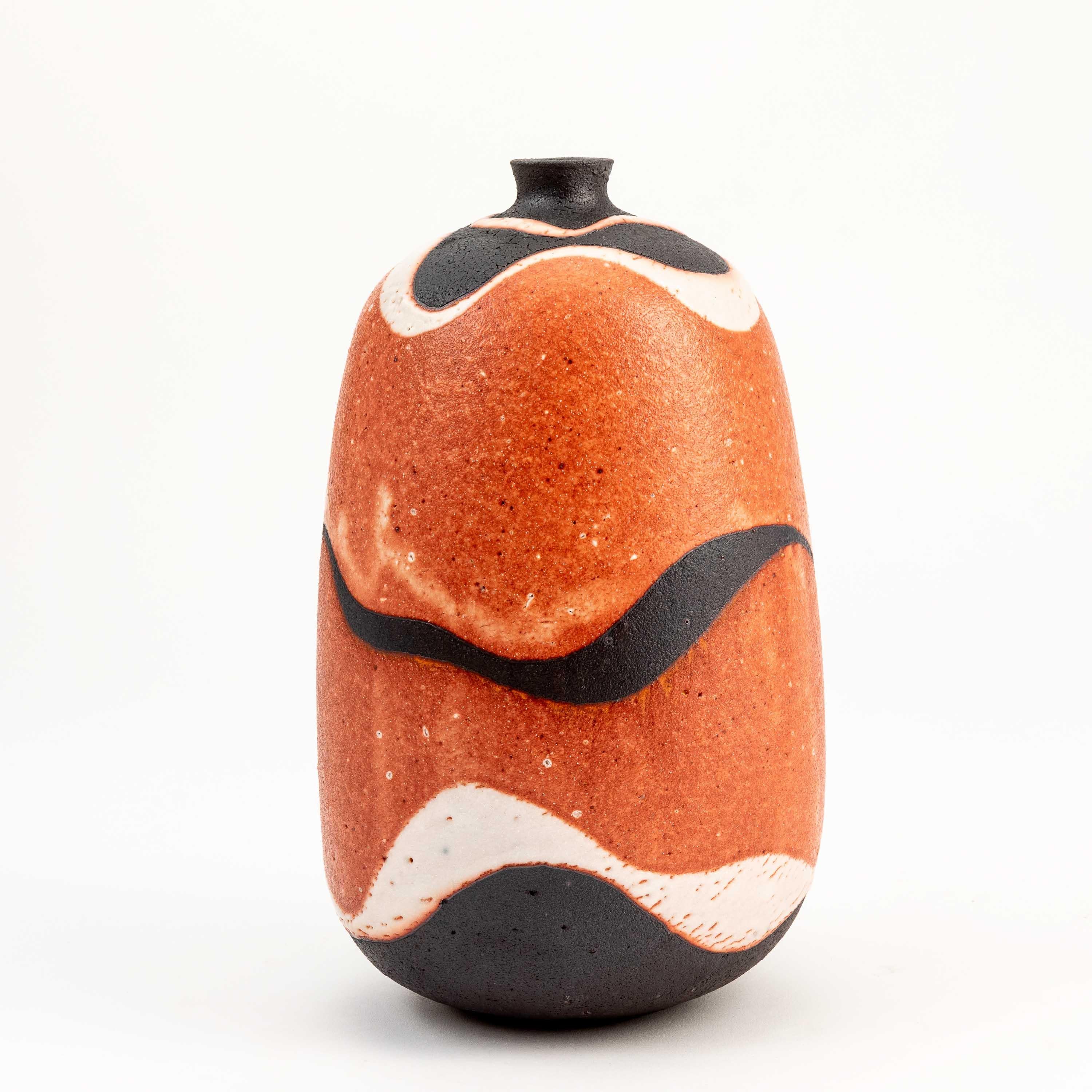 Japanese Shino Pottery Vase by Tamaoki Yasuo In Excellent Condition For Sale In Prahran, Victoria