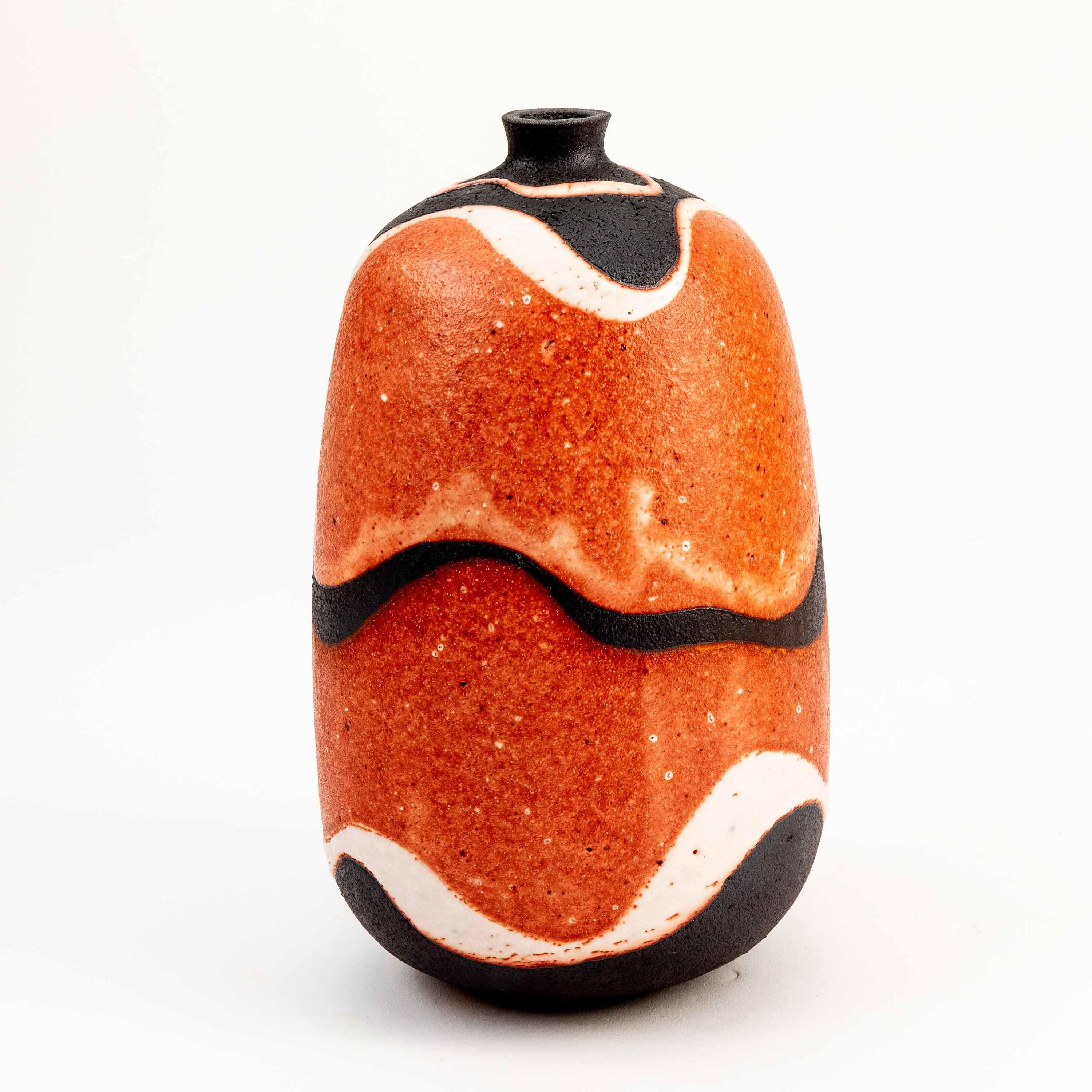 Japanese Shino Pottery Vase by Tamaoki Yasuo For Sale 1