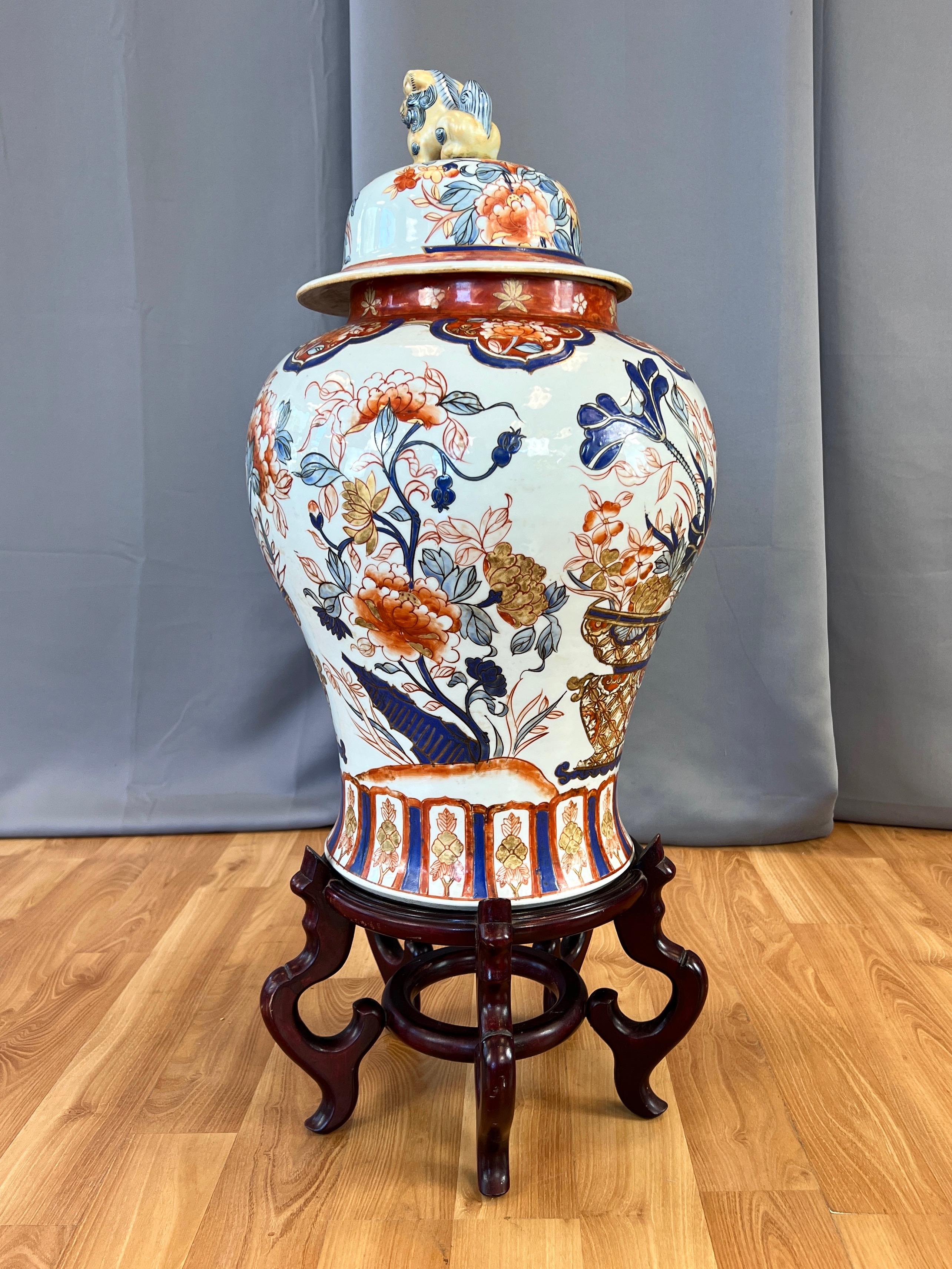 Japanese Shōwa Era Imari Extra-Large Lidded Temple Jar on Wood Stand, c. 1940 For Sale 6