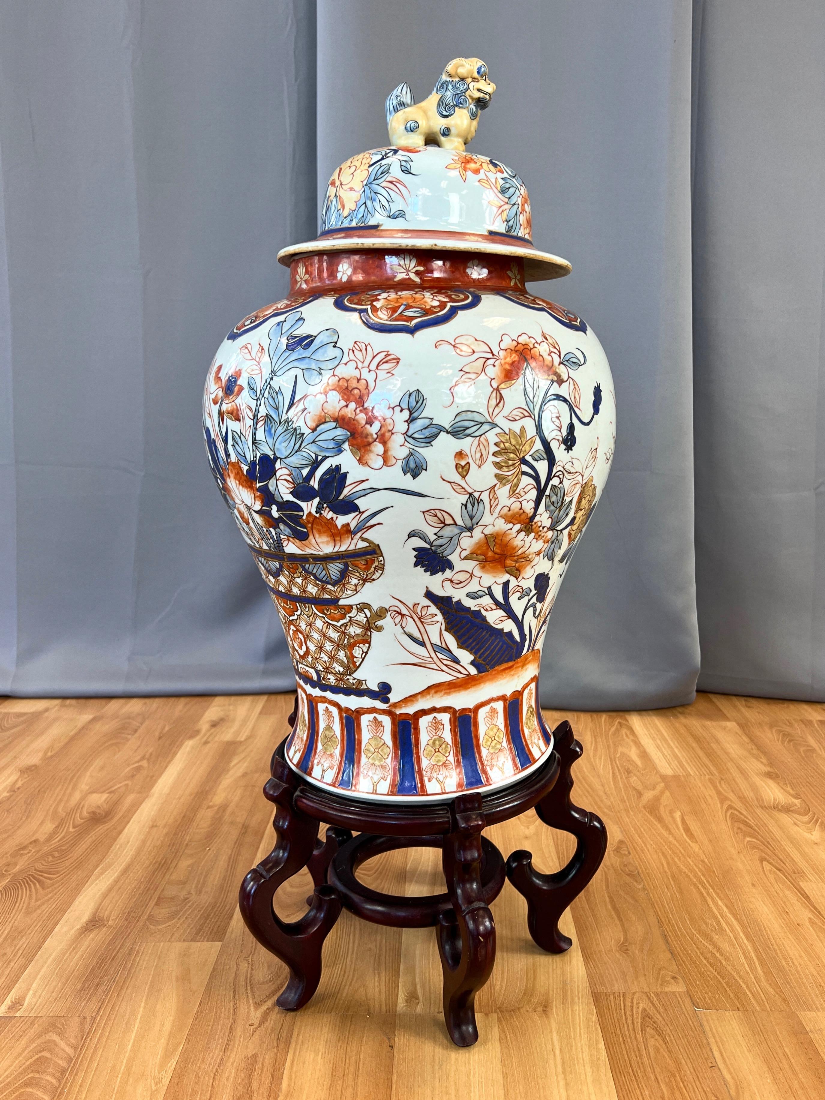 Japanese Shōwa Era Imari Extra-Large Lidded Temple Jar on Wood Stand, c. 1940 For Sale 2