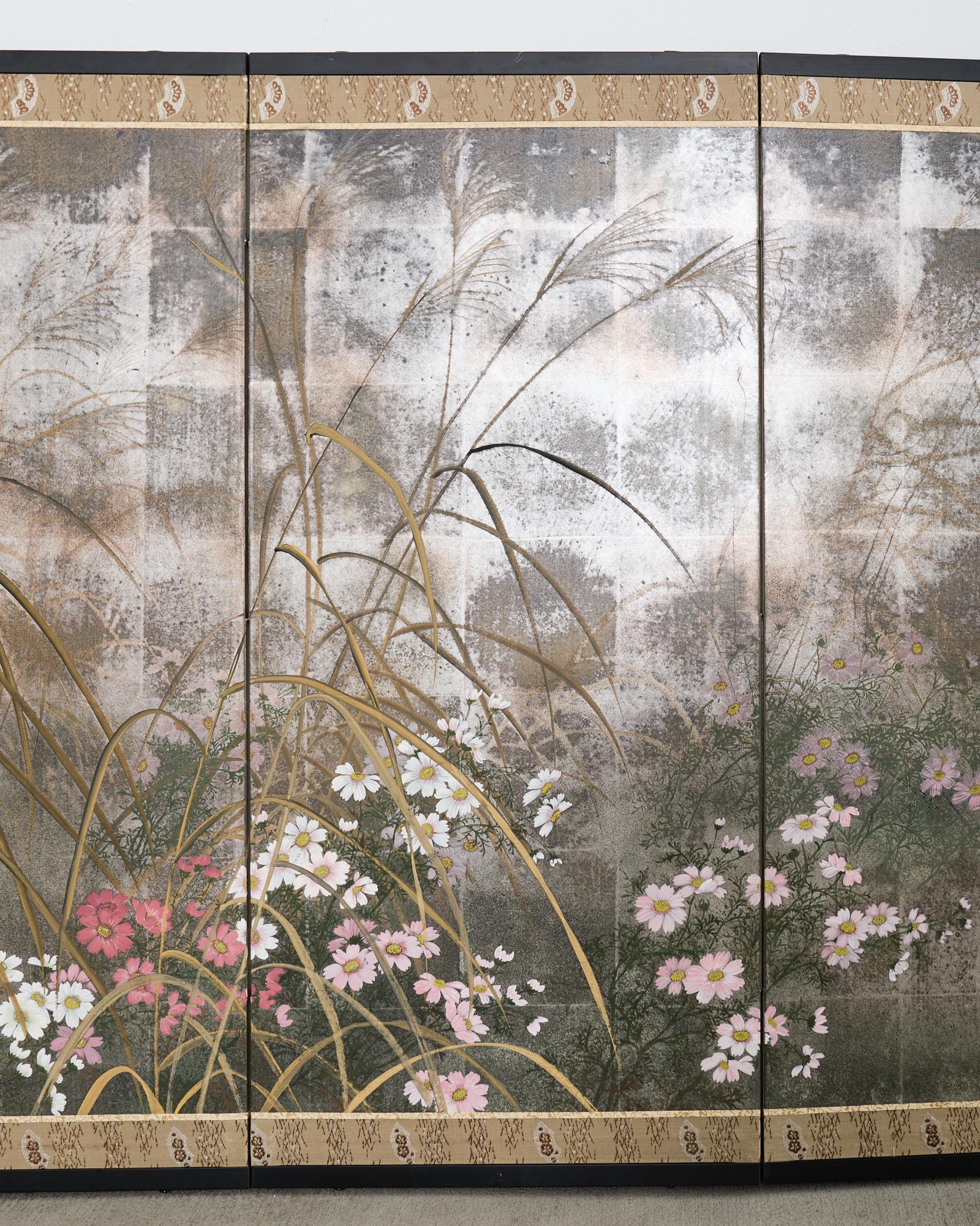 Biombo Japonés Showa de Cuatro Paneles Flores y Hierbas de Otoño en Bueno estado para la venta en Rio Vista, CA