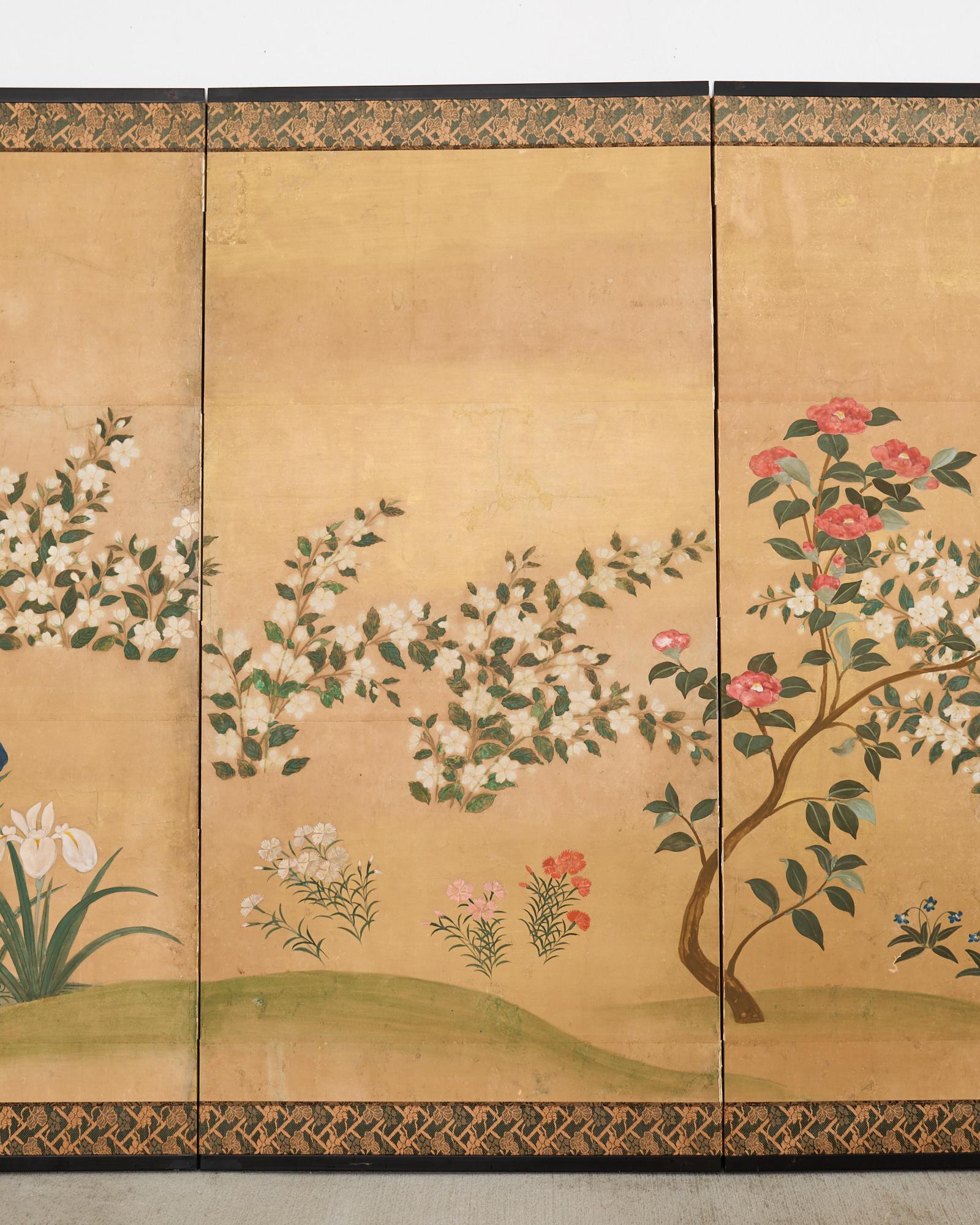 Japanese Showa Four Panel Screen Spring Flowers on Gilt In Good Condition For Sale In Rio Vista, CA