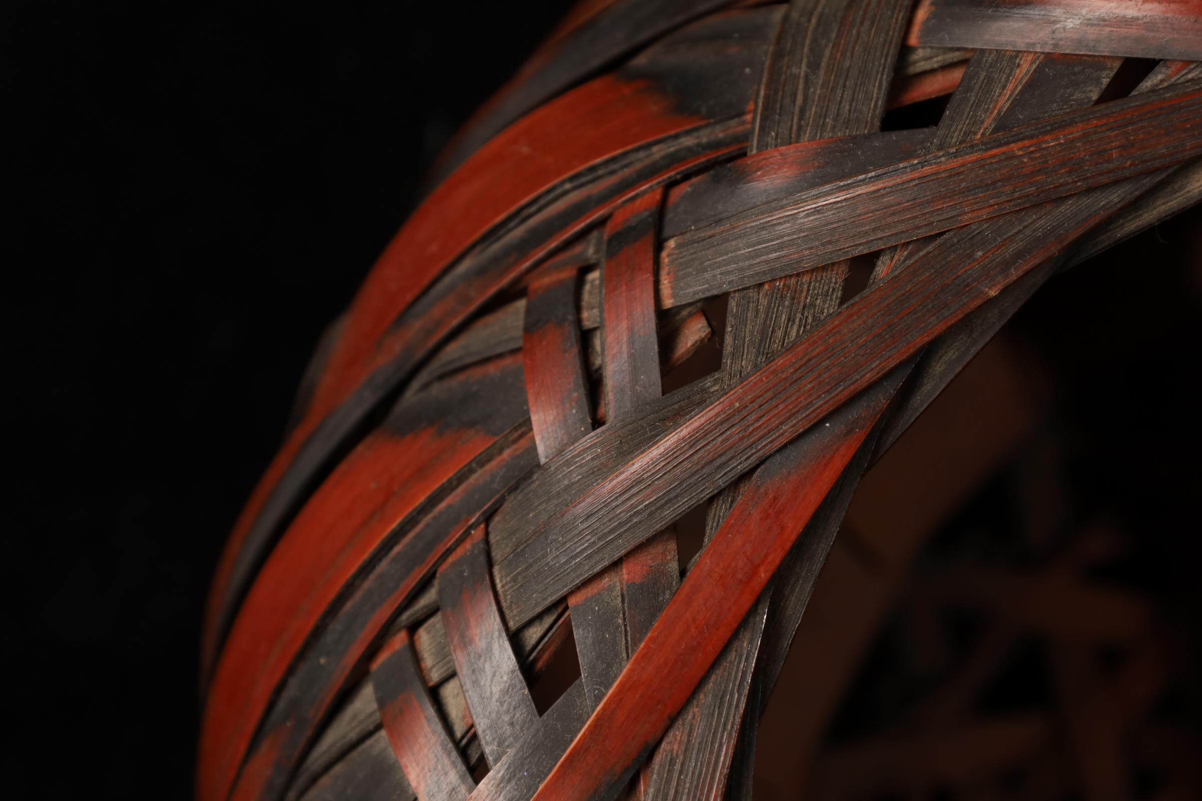 Cesto di fiori di bambù attorcigliato del periodo Showa giapponese in vendita 4