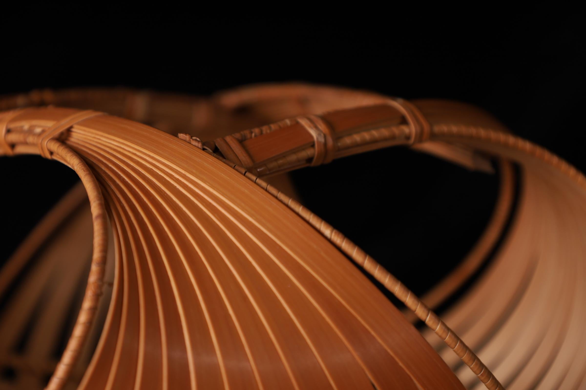 Cesto di fiori di bambù attorcigliato del periodo Showa giapponese in vendita 1