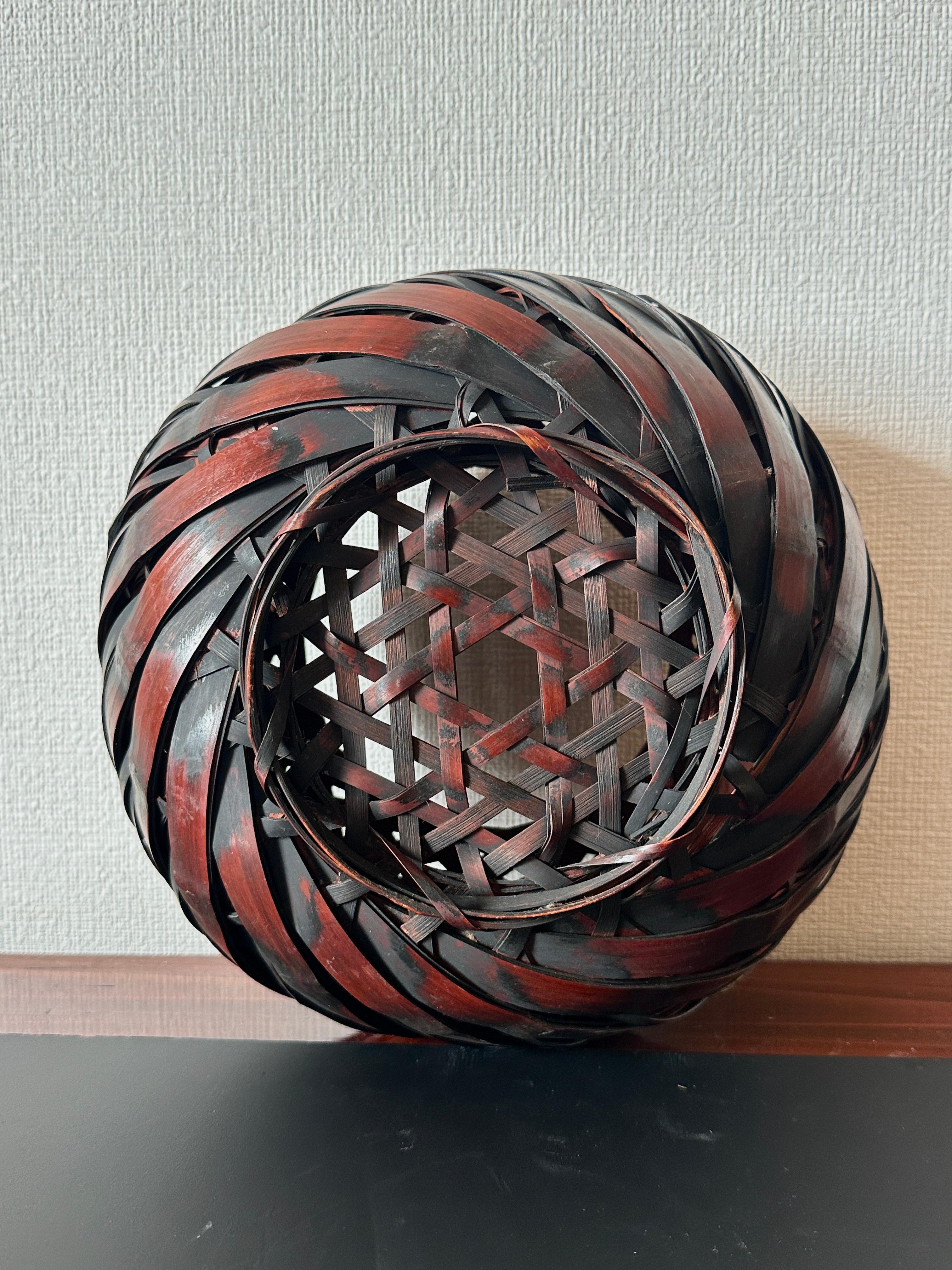 Panier à fleurs en bambou torsadé de la période japonaise Showa en vente 2