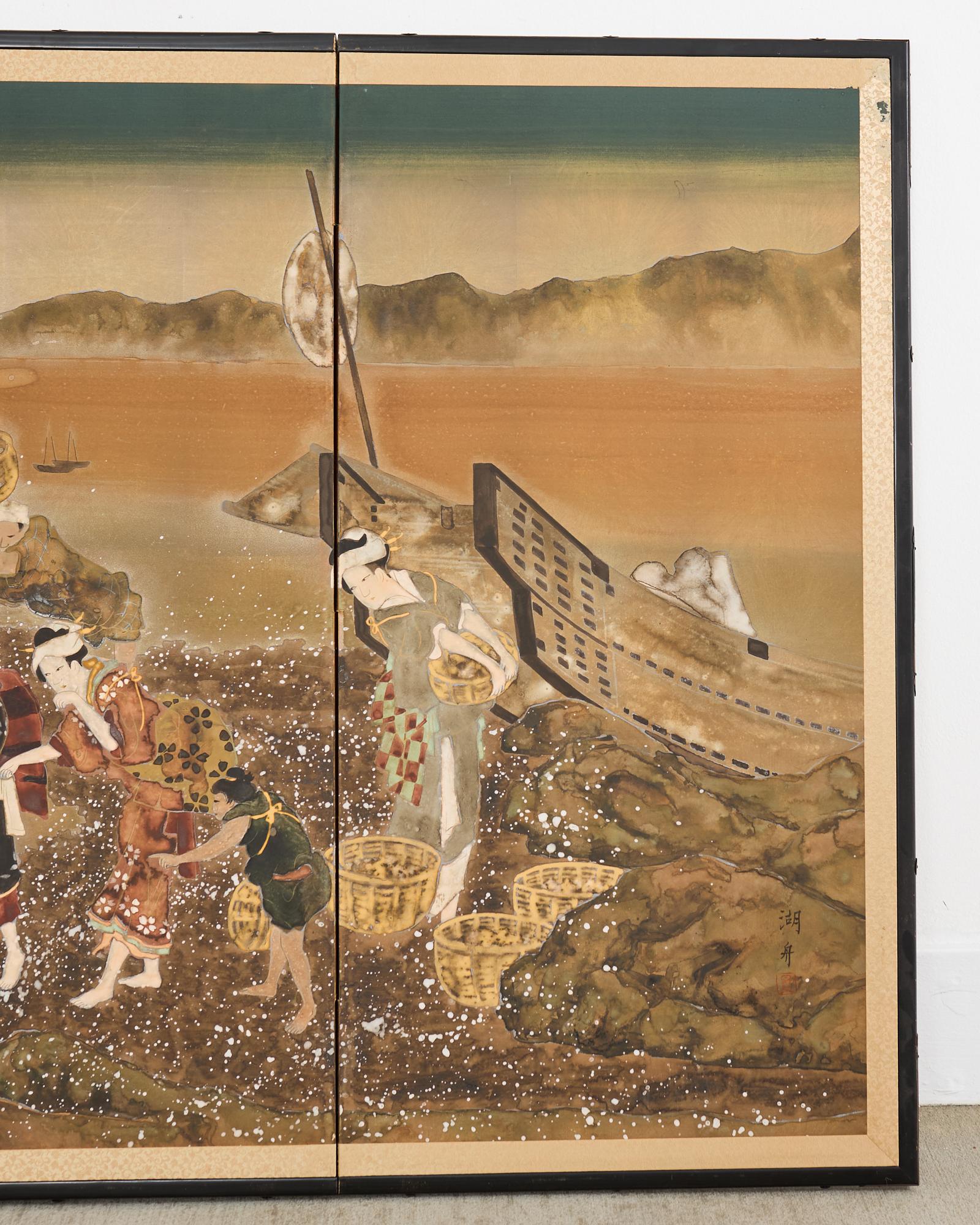 20ième siècle Écran Showa japonais rassemblant des coquillages d'après Katsushika Hokusai en vente