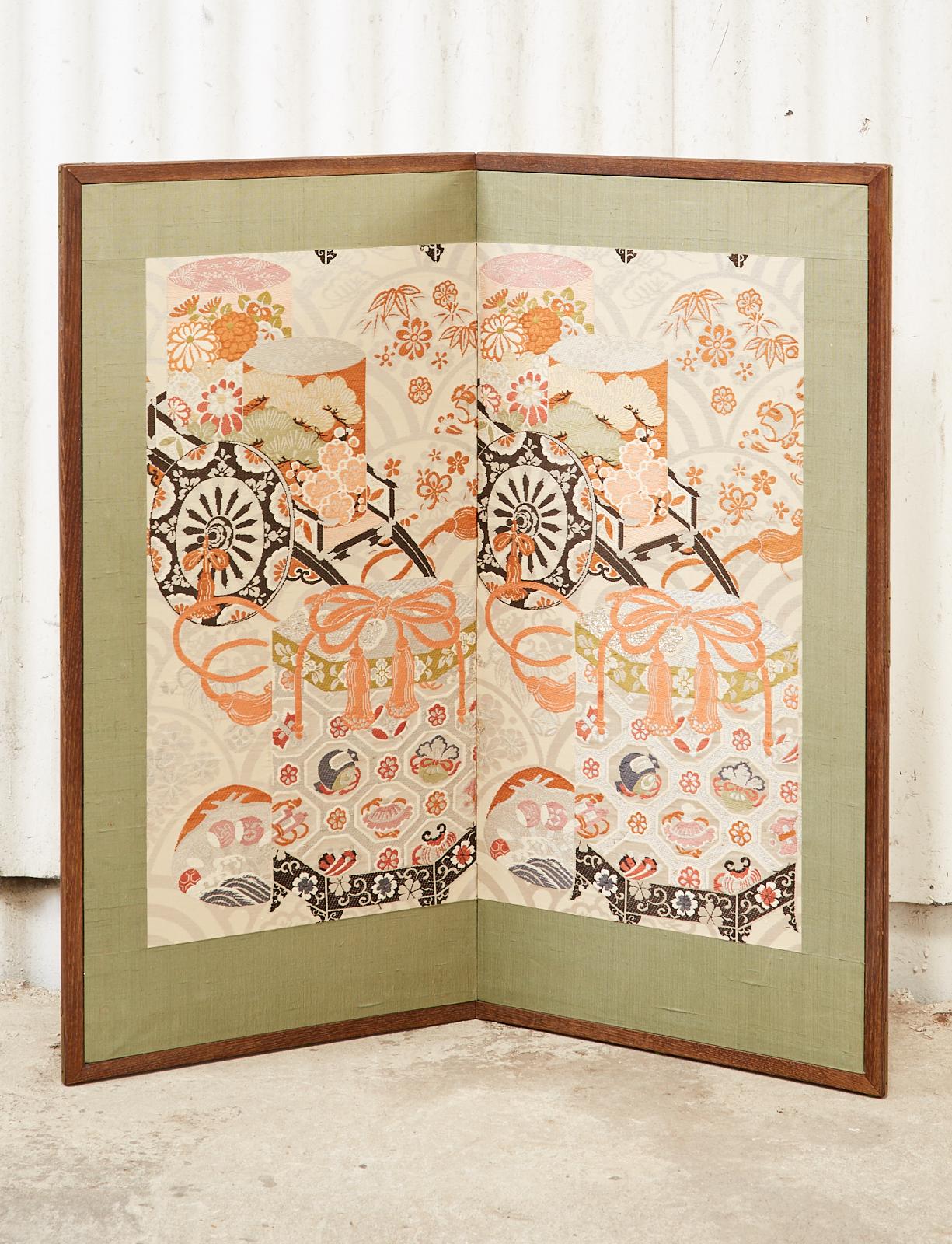 Mid-Century Modern Japanese Showa Two Panel Screen Embroidered Silk Gilt Boxes For Sale