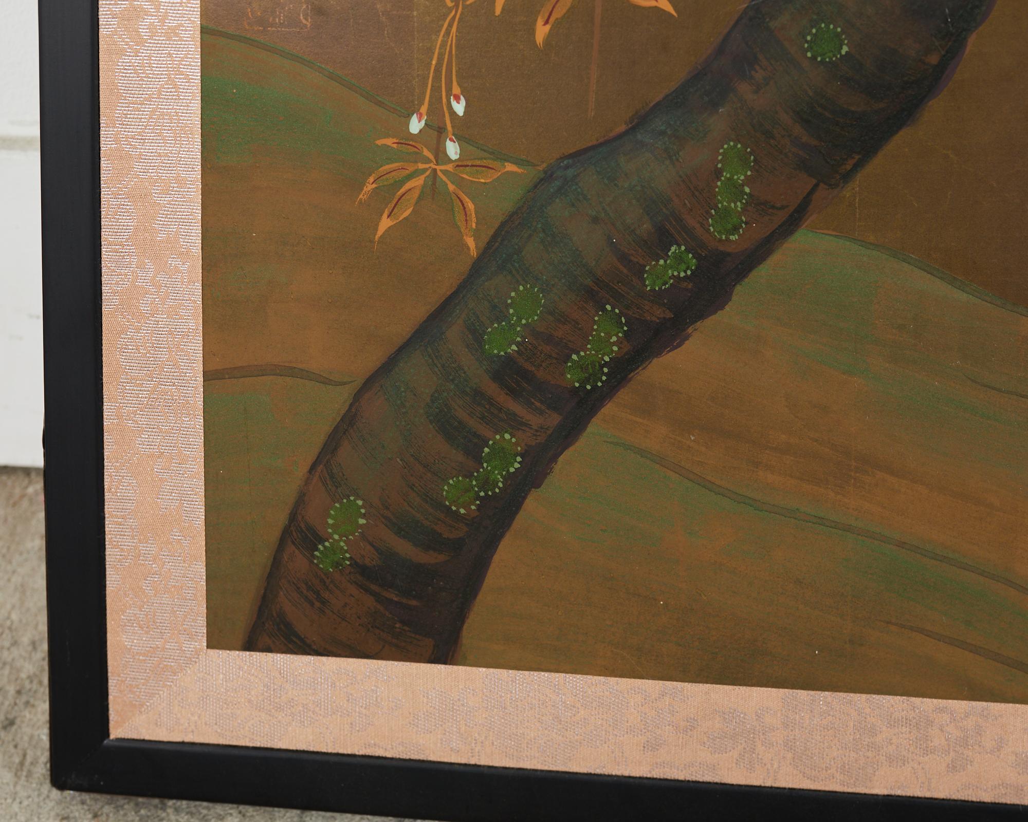 Japanese Showa-Raumteiler aus geblümtem Kirschbaumholz mit zwei Tafeln von River (Messing) im Angebot
