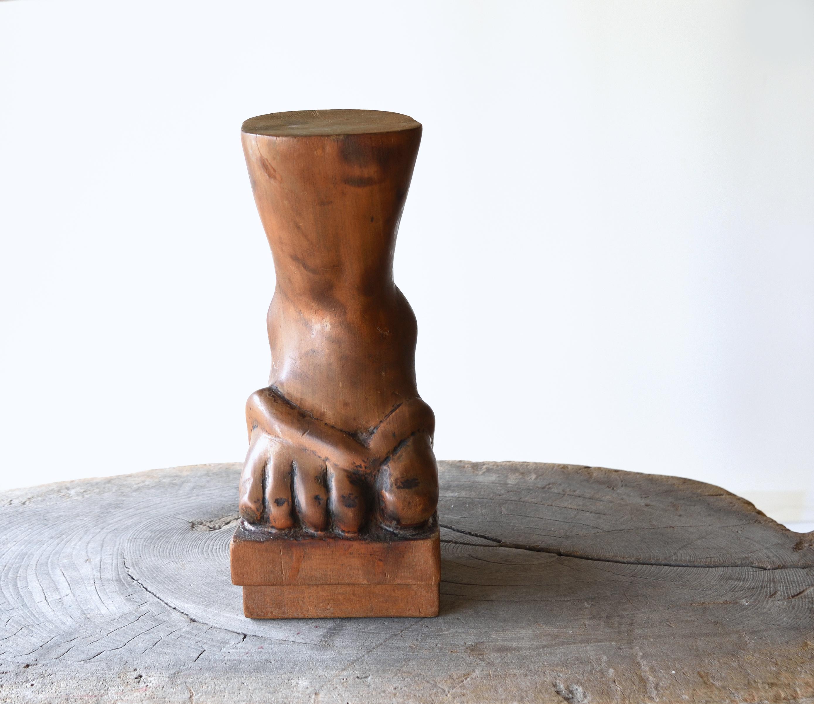 Anonymous vintage wooden sculpture of a right foot wearing geta (Japanese wooden sandal), Showa period, 20th century, Japan, approx. H 25cm (9.84in), thinly with varnish-like coating all over surface and gold paint only on the top surface. Some