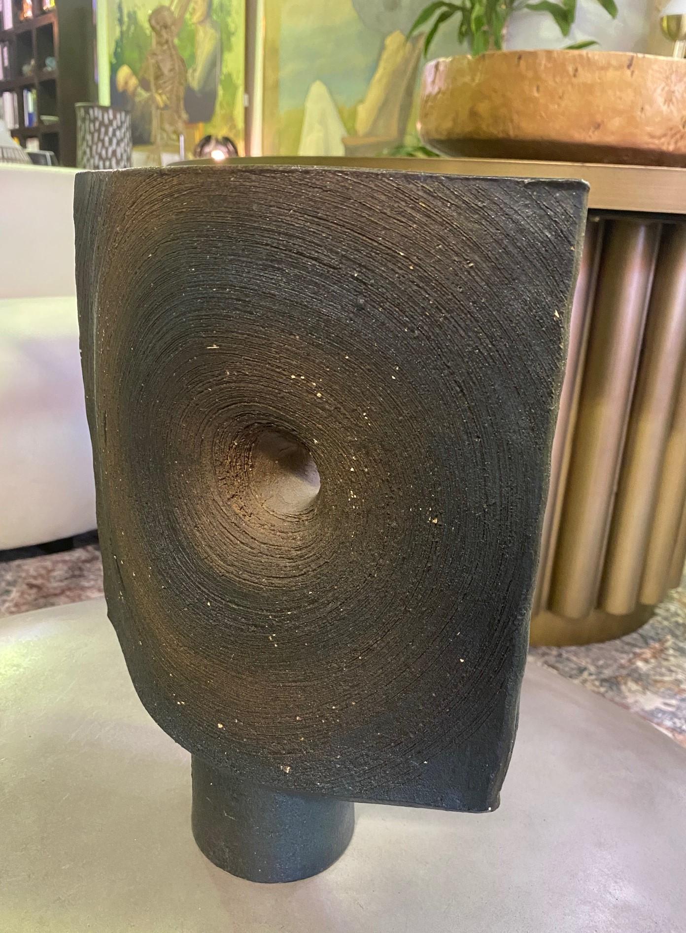Japanese Signed Abstract Mid-Century Modern Bizen Ware Pottery Sculpture Vase In Good Condition In Studio City, CA
