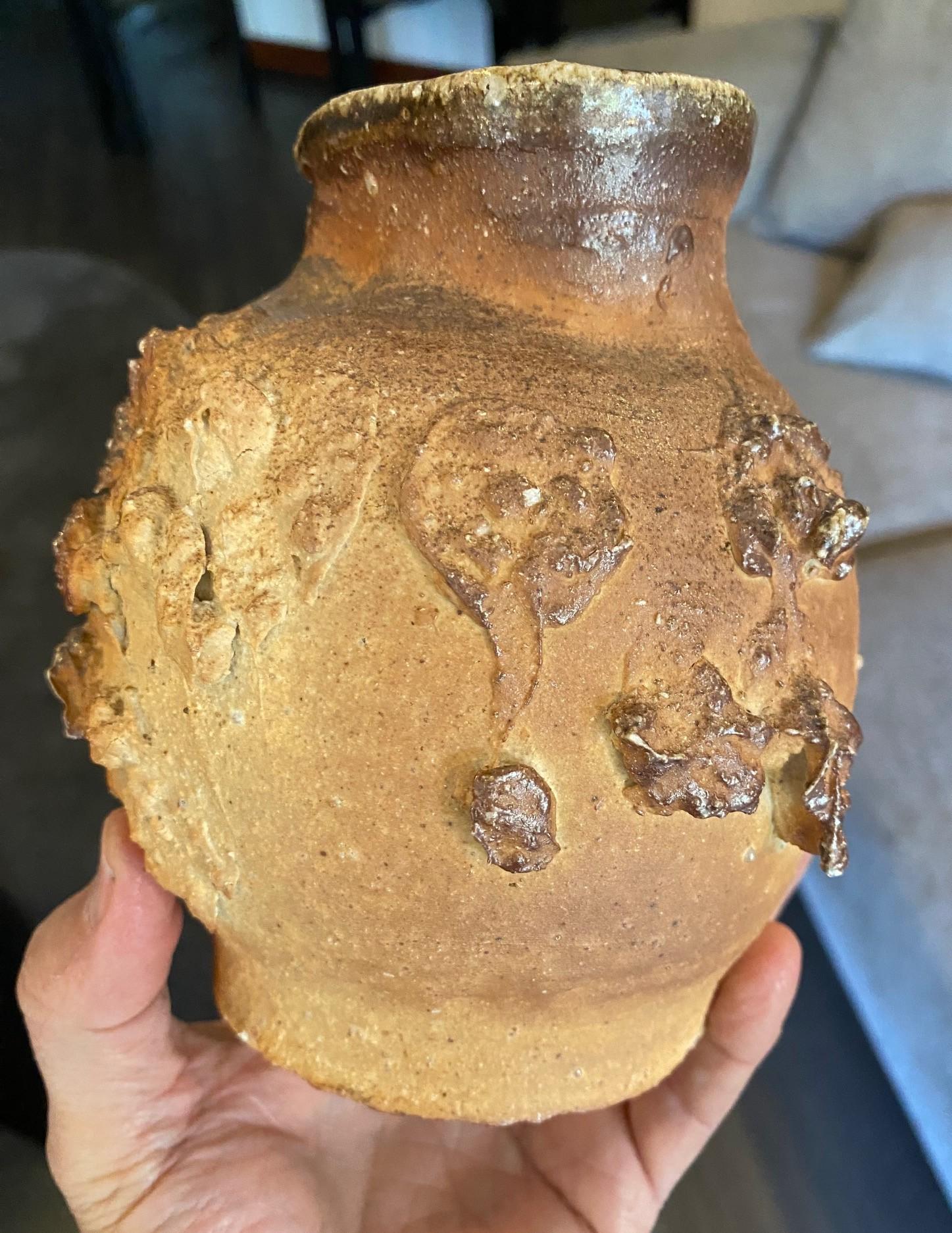 Vase abstrait japonais signé artisan Mingei Shigaraki Ware Pottery Wabi-Sabi en vente 6