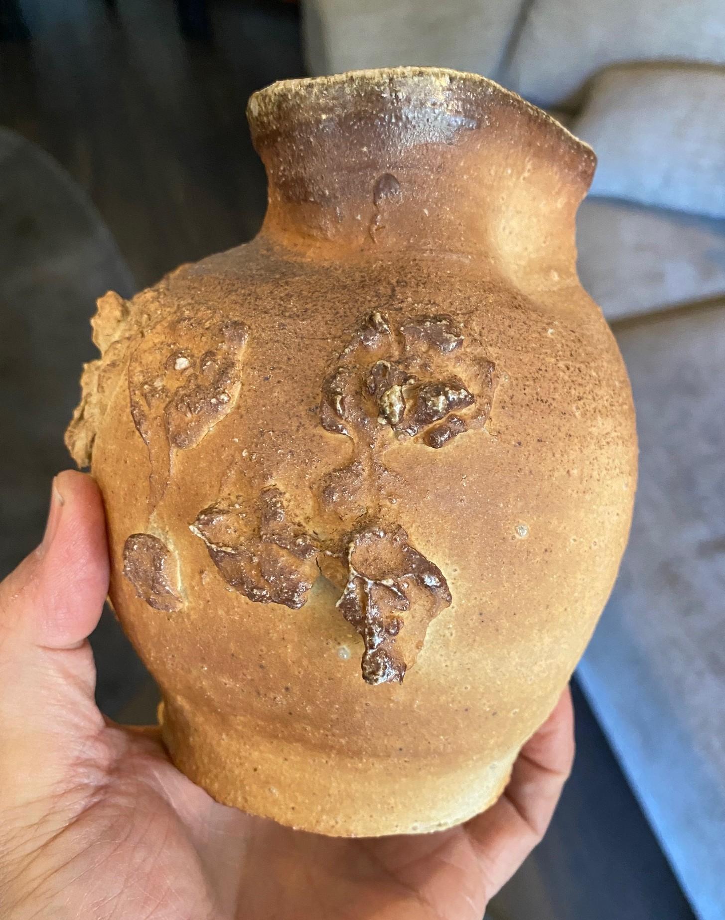 Vase abstrait japonais signé artisan Mingei Shigaraki Ware Pottery Wabi-Sabi en vente 7