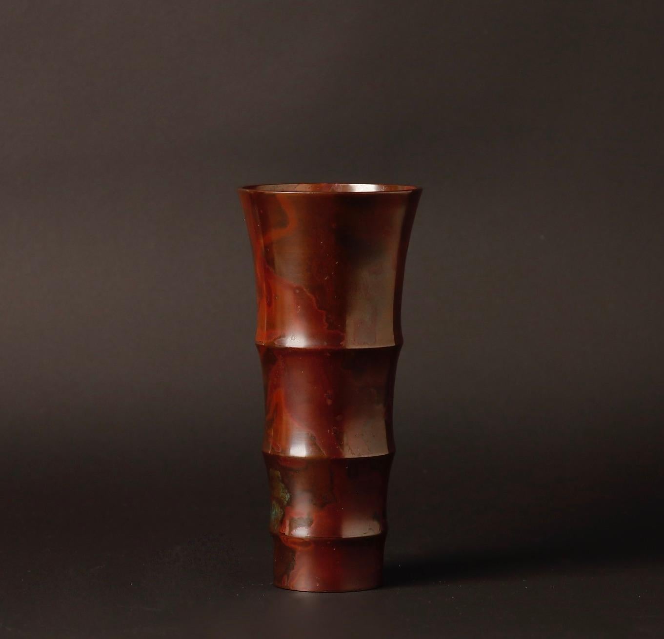 Japonais Vase japonais en bronze en forme de bambou signé par l'artiste de Nitten Sugai Shozo en vente