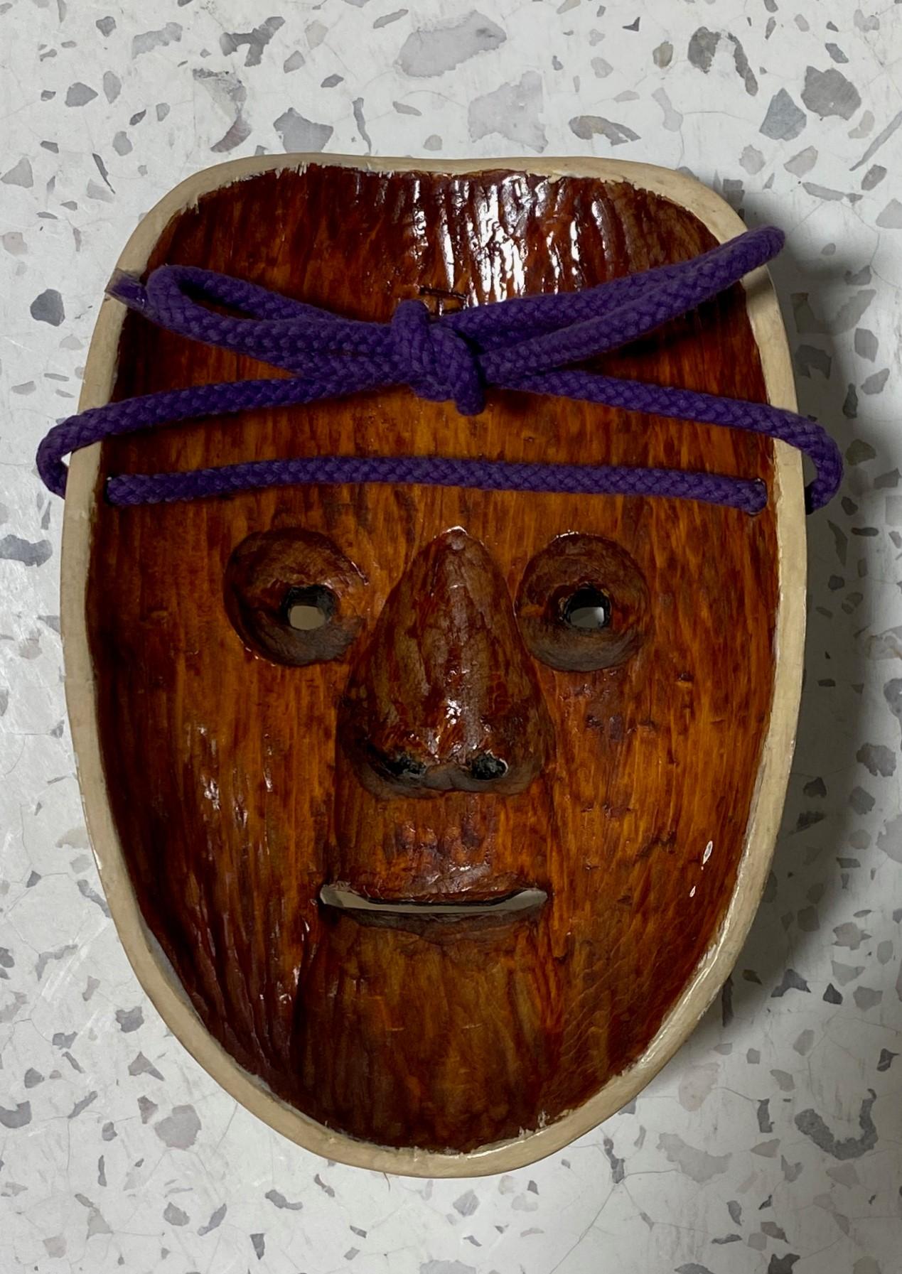Japanische signierte handgeschnitzte Noh-Theatermaske aus Holz von Doji, frühe Showa-Periode im Angebot 6