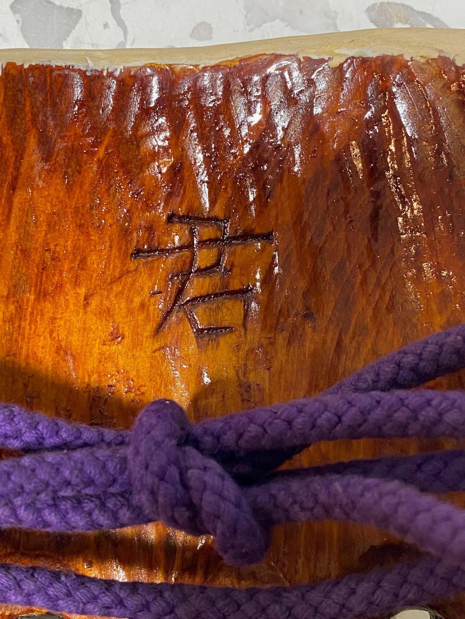 Japanische signierte handgeschnitzte Noh-Theatermaske aus Holz von Doji, frühe Showa-Periode im Angebot 7