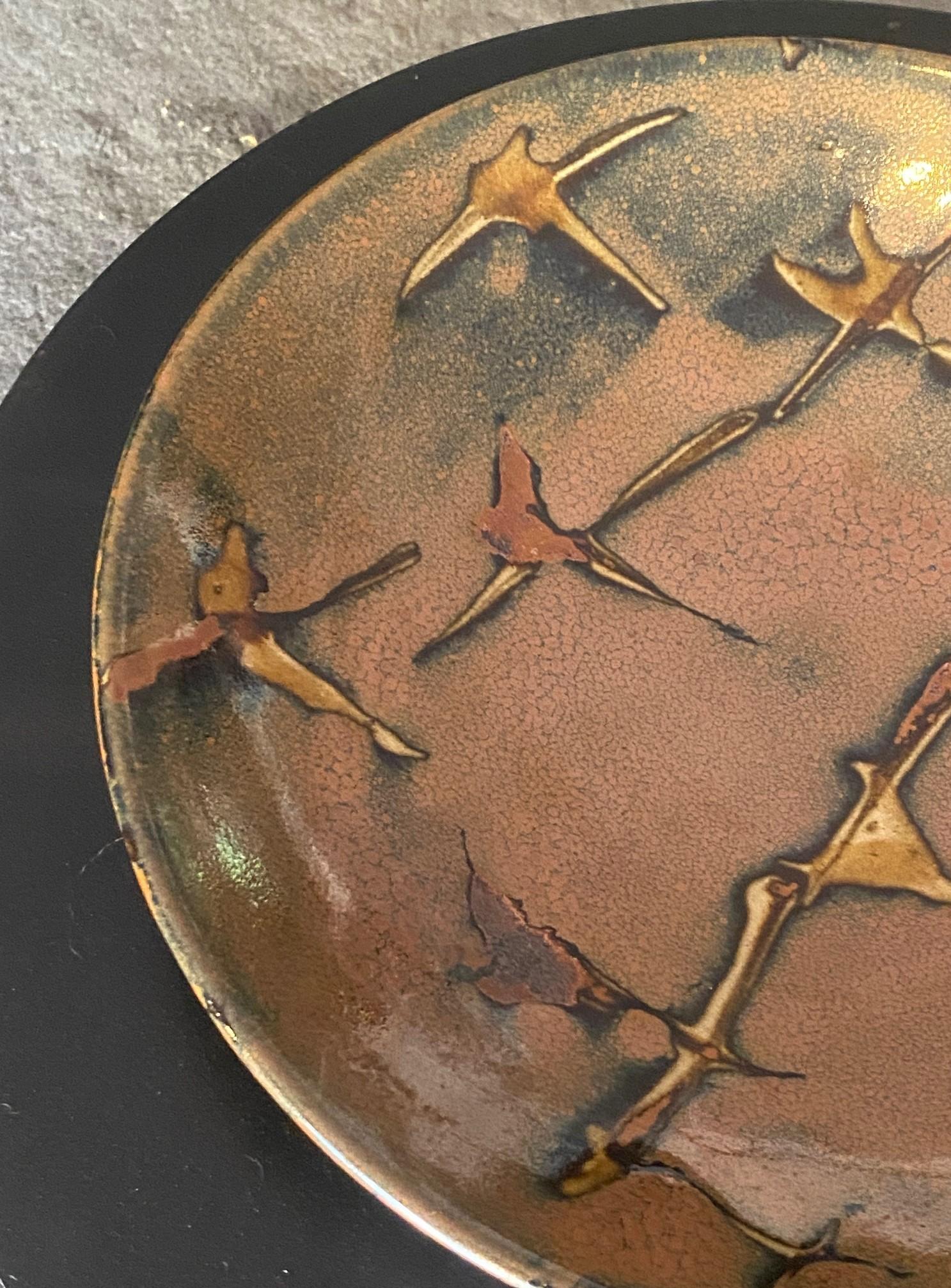 Japanischer signierter Mashiko Mingei Kunsttonteller in der Art von Shoji Hamada (Töpferwaren) im Angebot