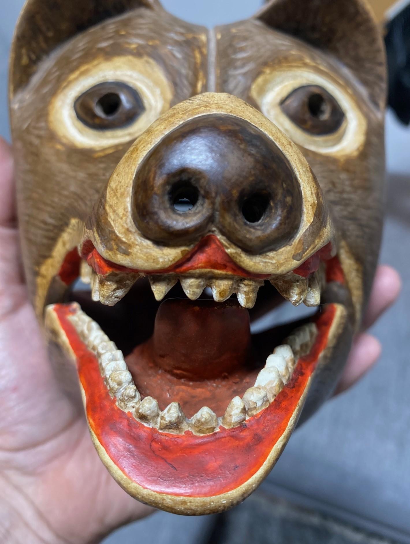 Masque japonais Showa en bois sculpté Kyogen Noh Theater Raccoon Dog Tanuki en vente 7