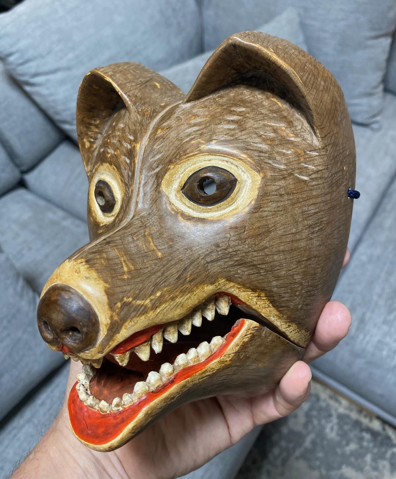 Masque japonais Showa en bois sculpté Kyogen Noh Theater Raccoon Dog Tanuki en vente 8