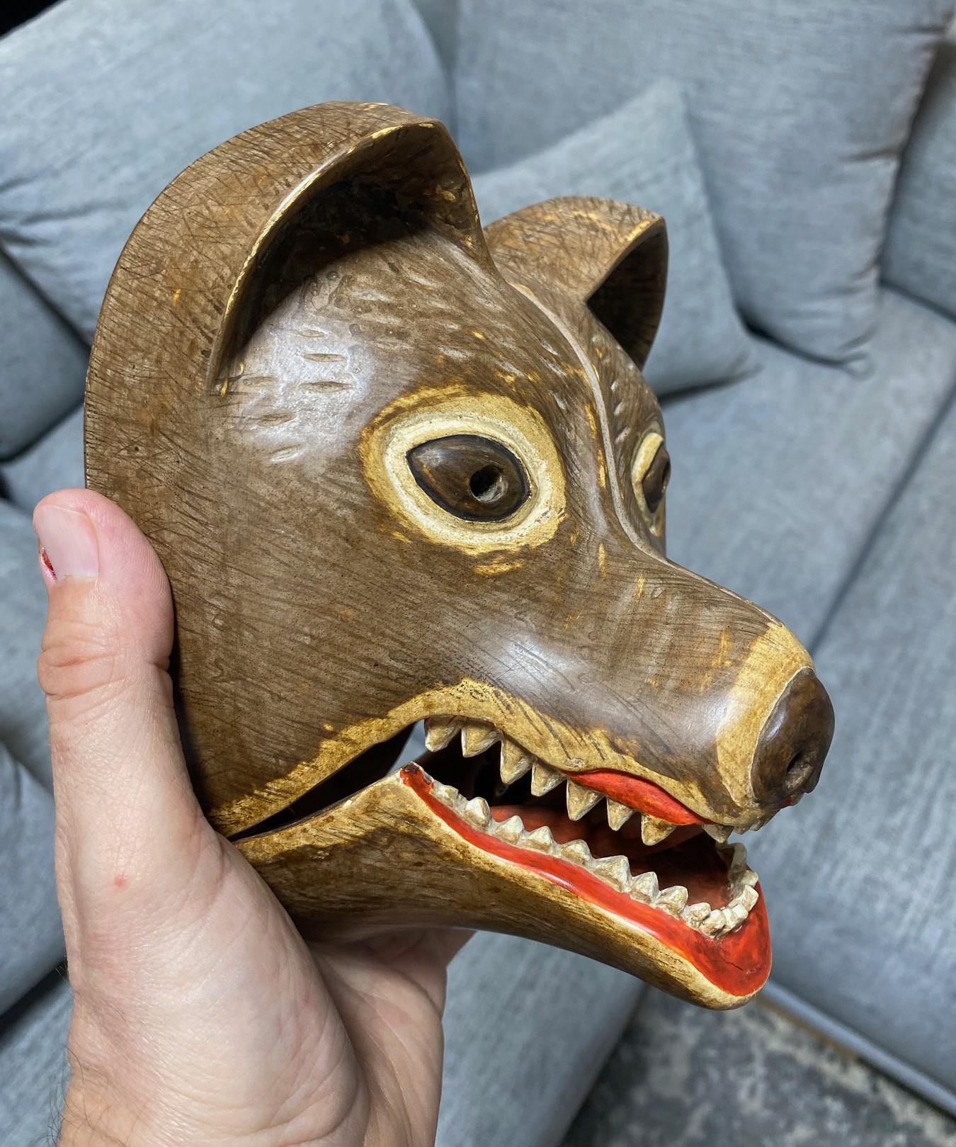 Masque japonais Showa en bois sculpté Kyogen Noh Theater Raccoon Dog Tanuki en vente 9