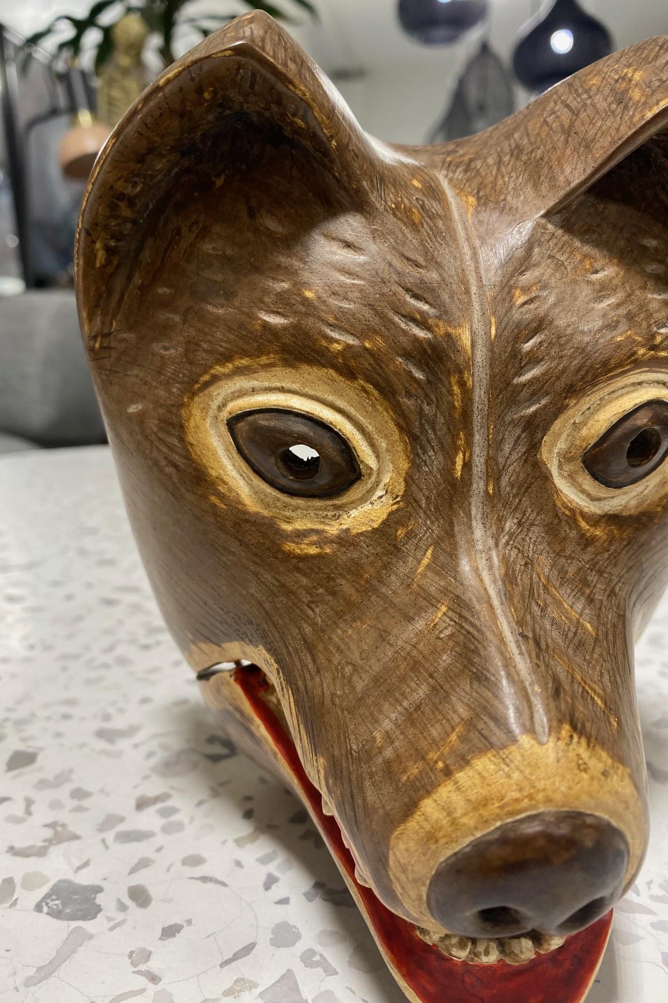 Sculpté à la main Masque japonais Showa en bois sculpté Kyogen Noh Theater Raccoon Dog Tanuki en vente