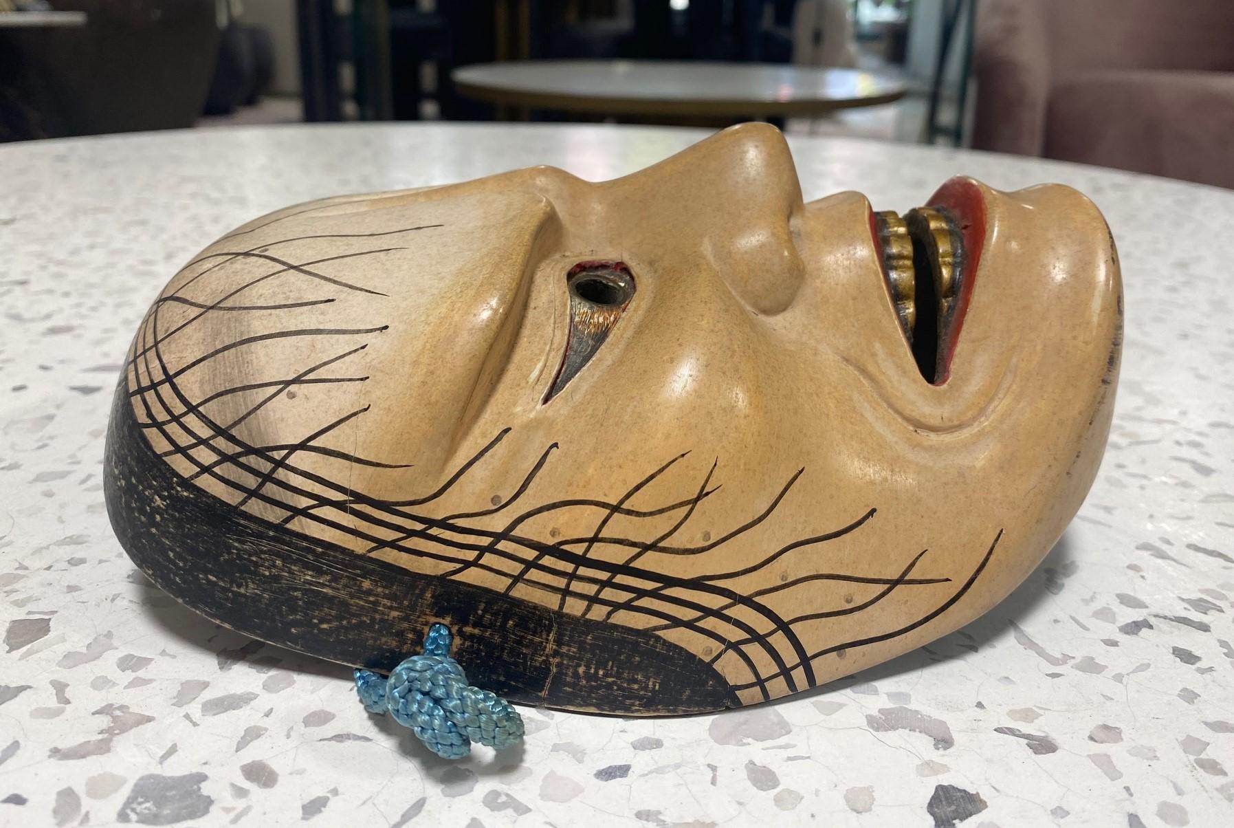 XX secolo Maschera del teatro Noh giapponese firmata Showa intagliata a mano in legno del demone Hashihime 橋姫 in vendita