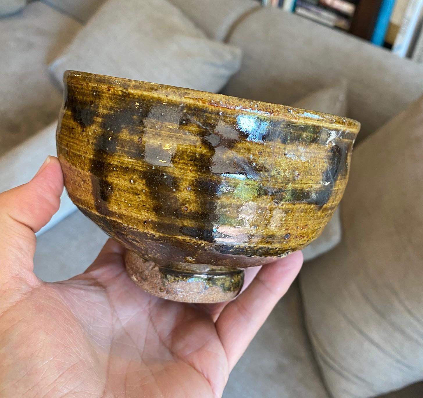 Japanese Signed Wabi-Sabi Pottery Glazed Chawan Tea Bowl Style of Bernard Leach For Sale 5