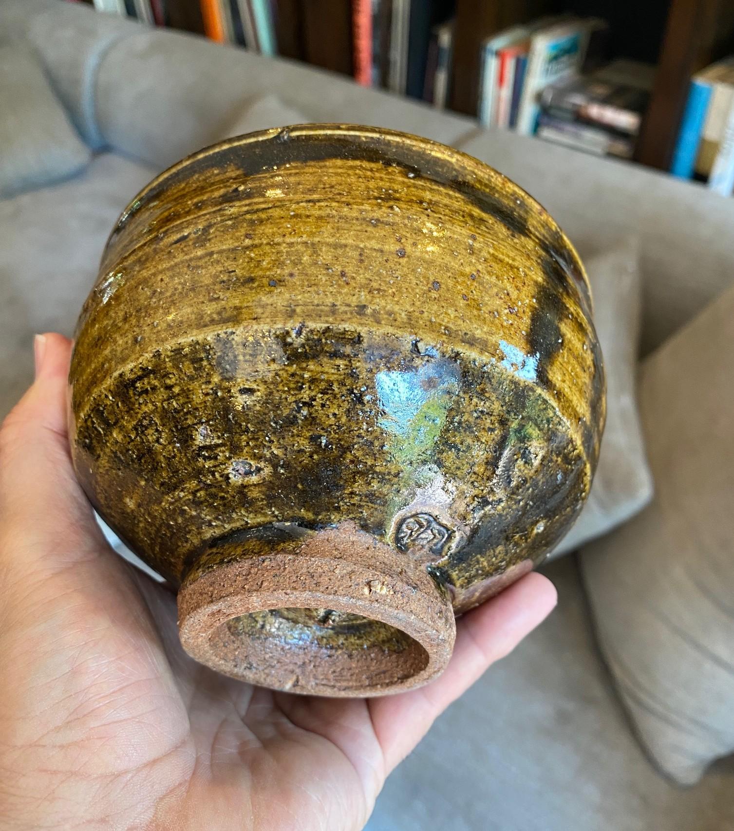 Japanese Signed Wabi-Sabi Pottery Glazed Chawan Tea Bowl Style of Bernard Leach For Sale 9