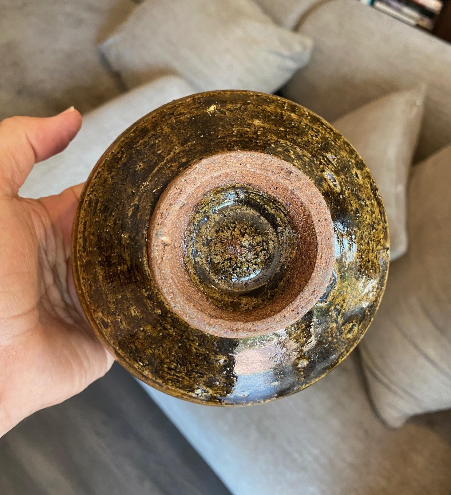 Japanese Signed Wabi-Sabi Pottery Glazed Chawan Tea Bowl Style of Bernard Leach For Sale 10