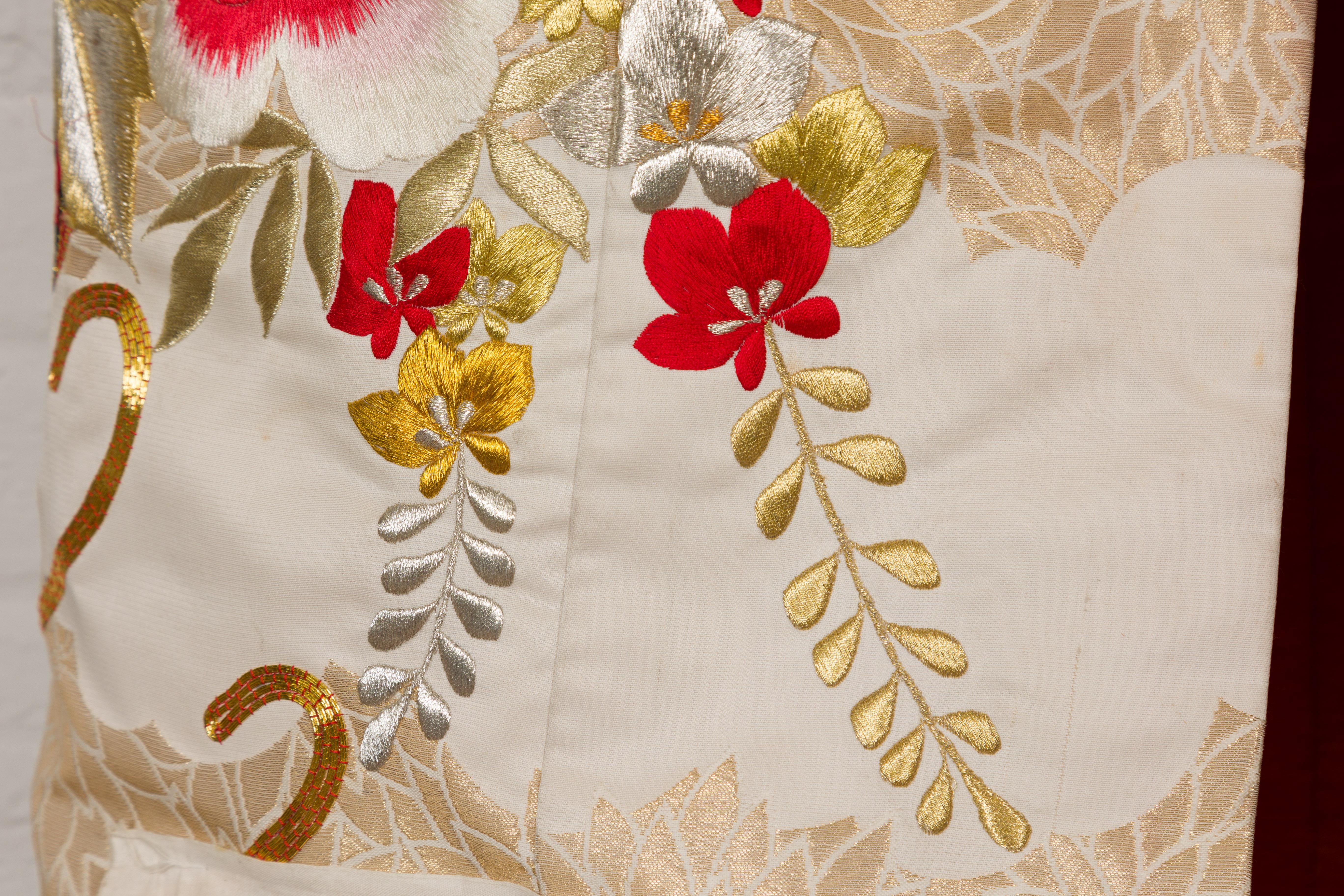 Vintage Silk Kimono with Gold, Silver and Red Embroidery For Sale 1