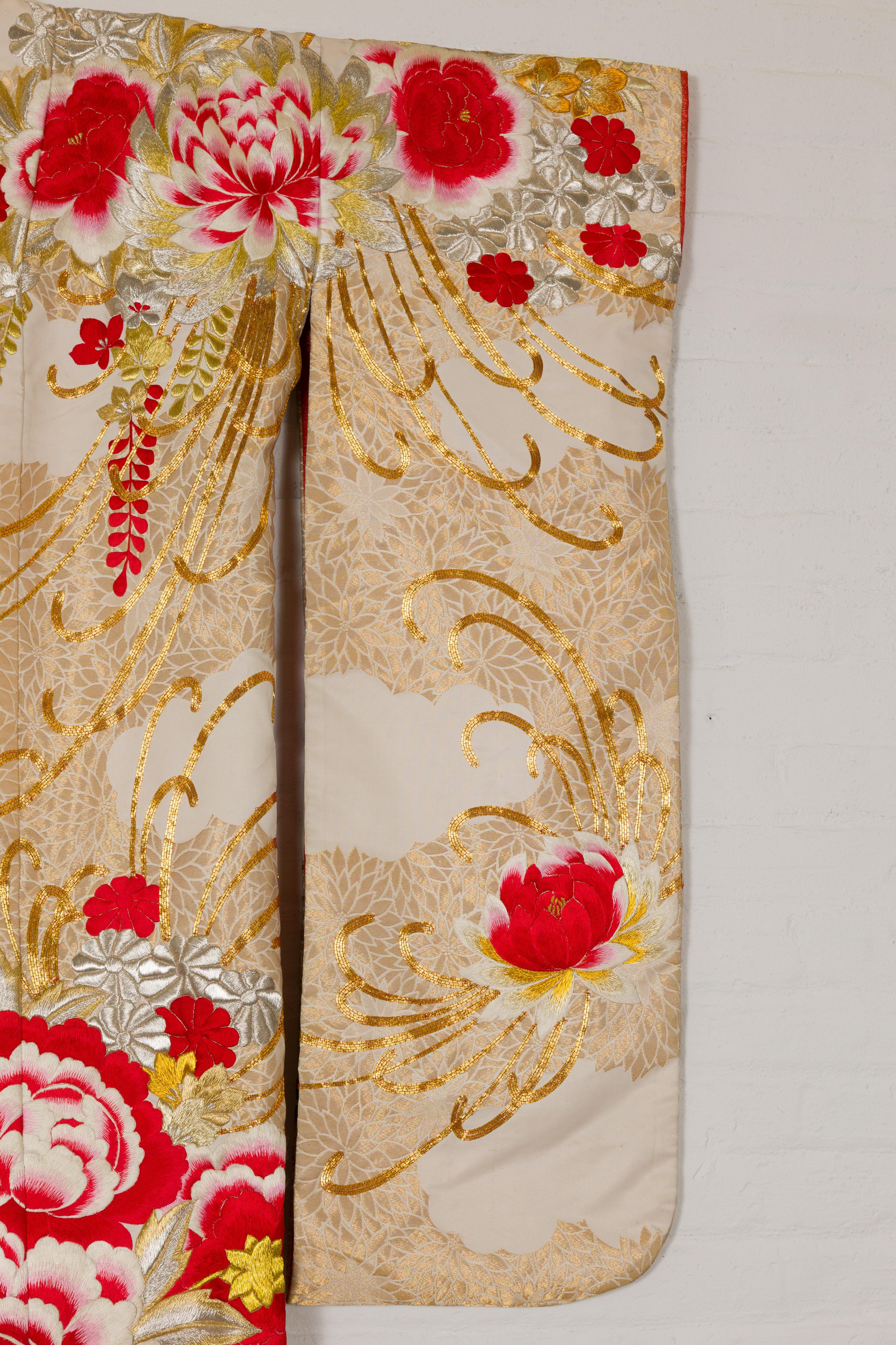 Vintage Silk Kimono with Gold, Silver and Red Embroidery In Good Condition For Sale In Yonkers, NY