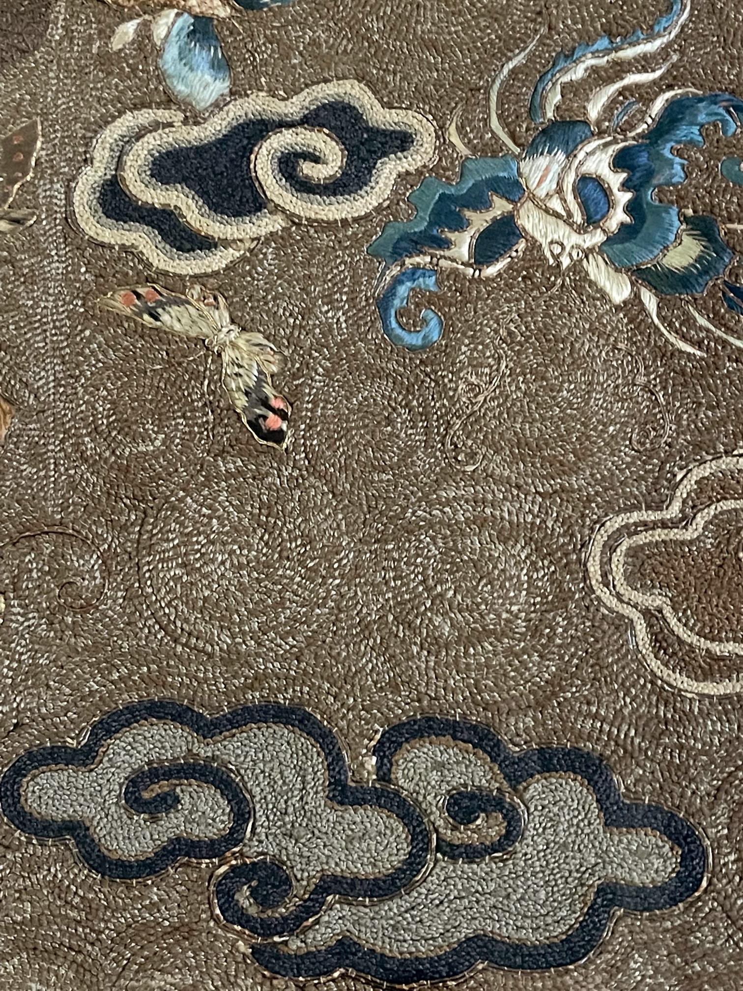Japanischer Wandteppich aus Seide mit Stickerei aus der Meiji-Periode im Angebot 8