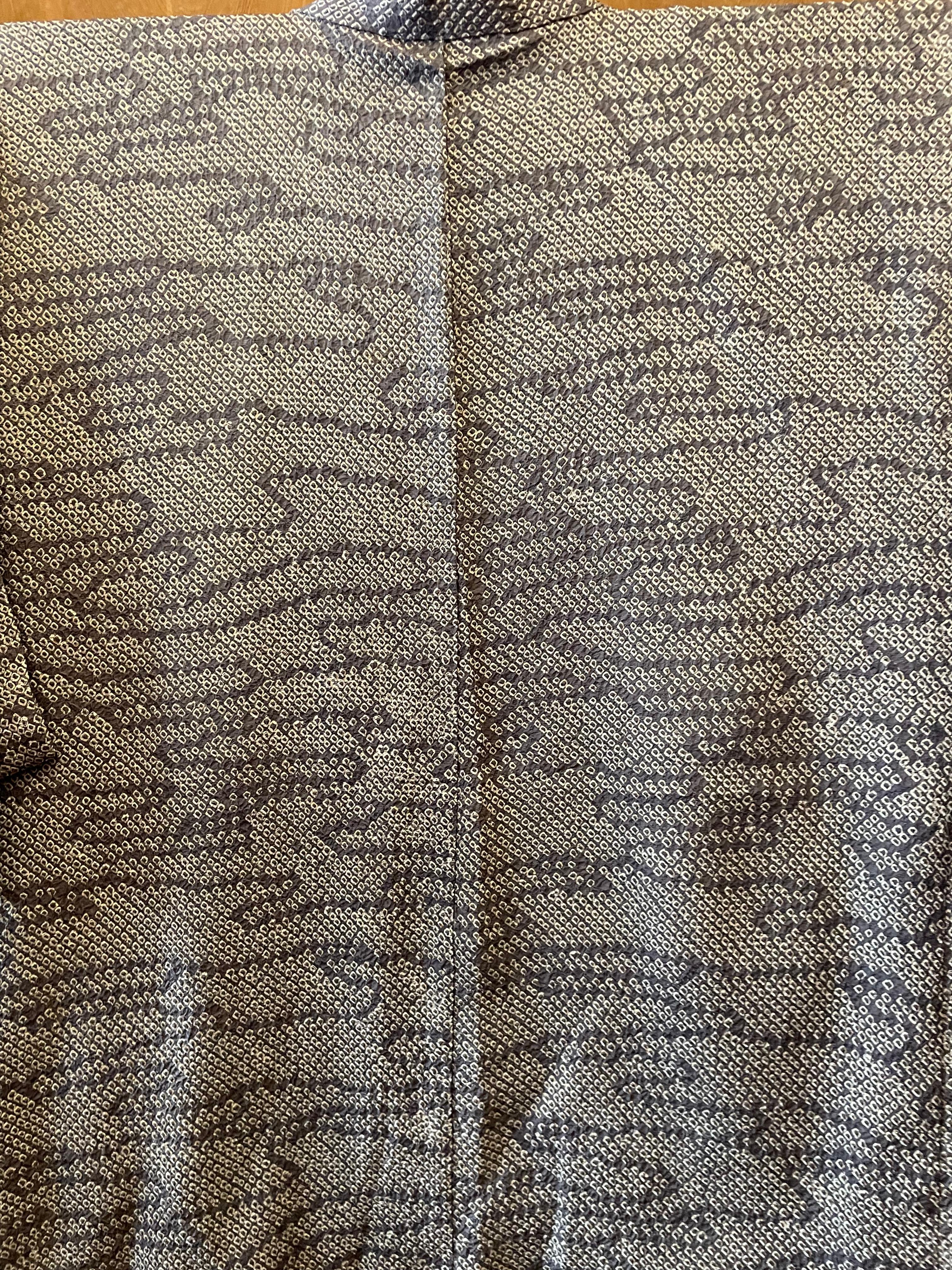 Japanese Silk Gray Haori Jacket Shibori Technique 1970s Showa For Sale 4