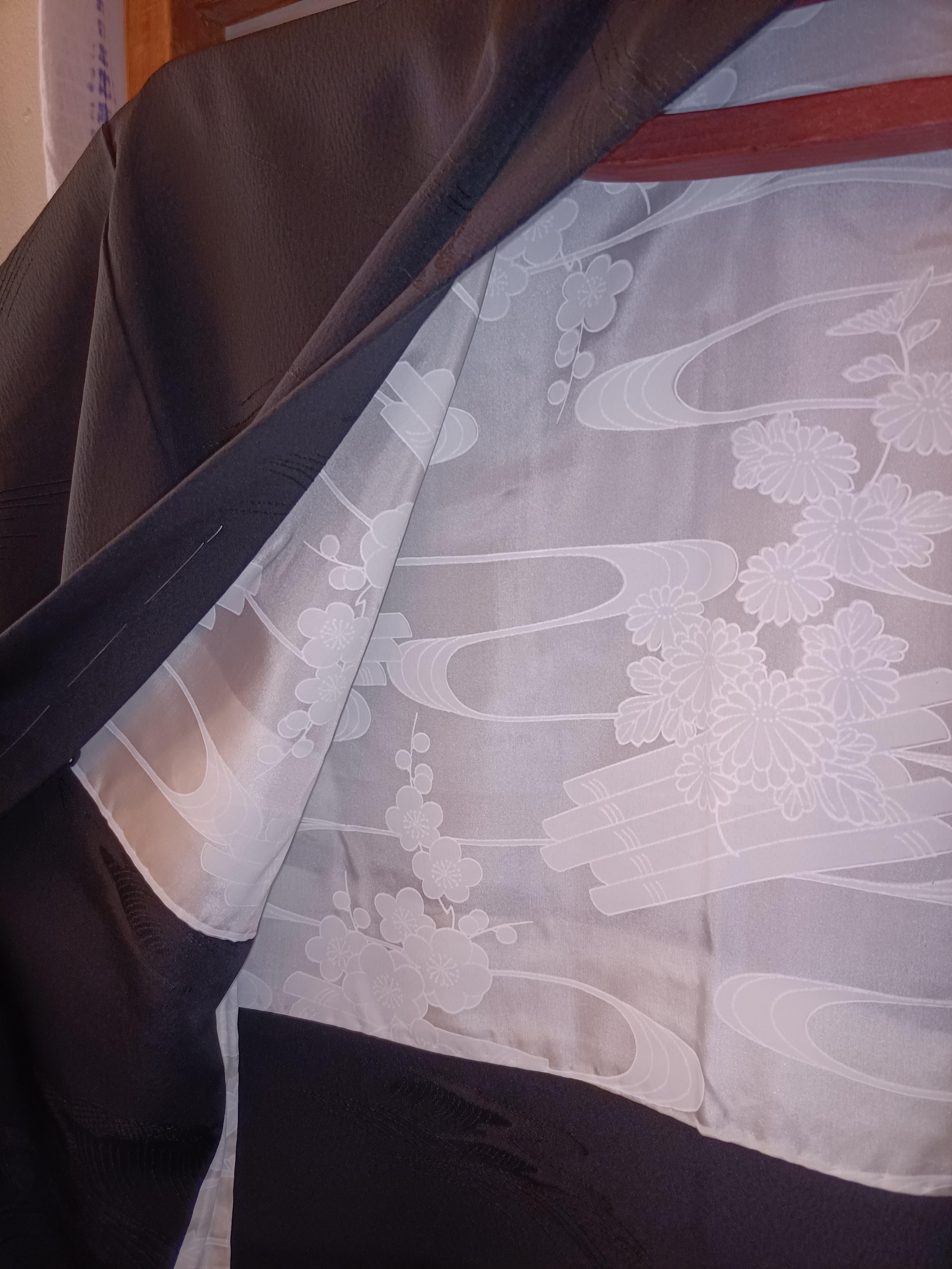 Japanese silk haori jacket black In Good Condition For Sale In Paris, FR
