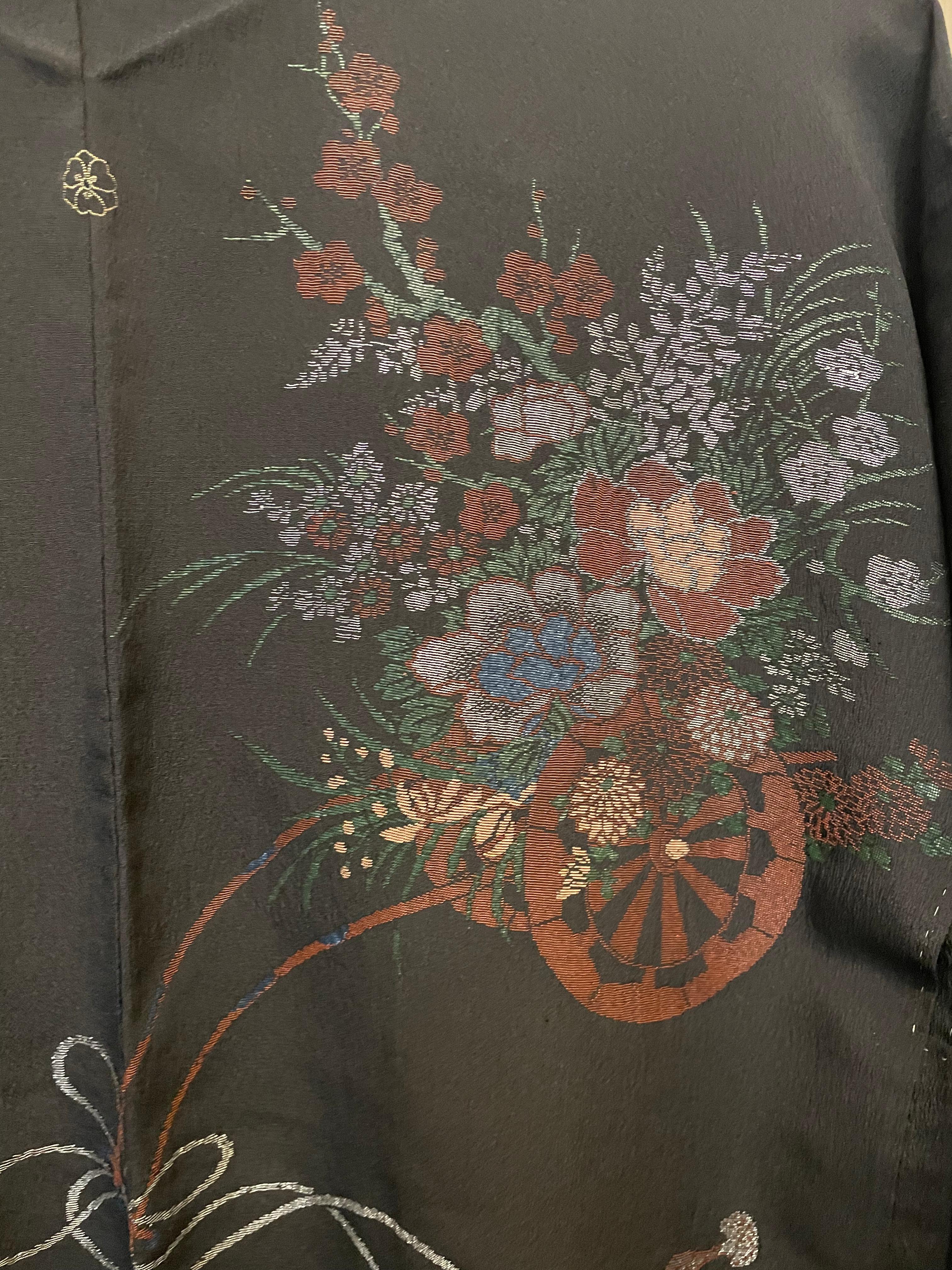 Late 20th Century Japanese Silk Haori Jacket for Women Black 1980s Showa Hanaguruma For Sale