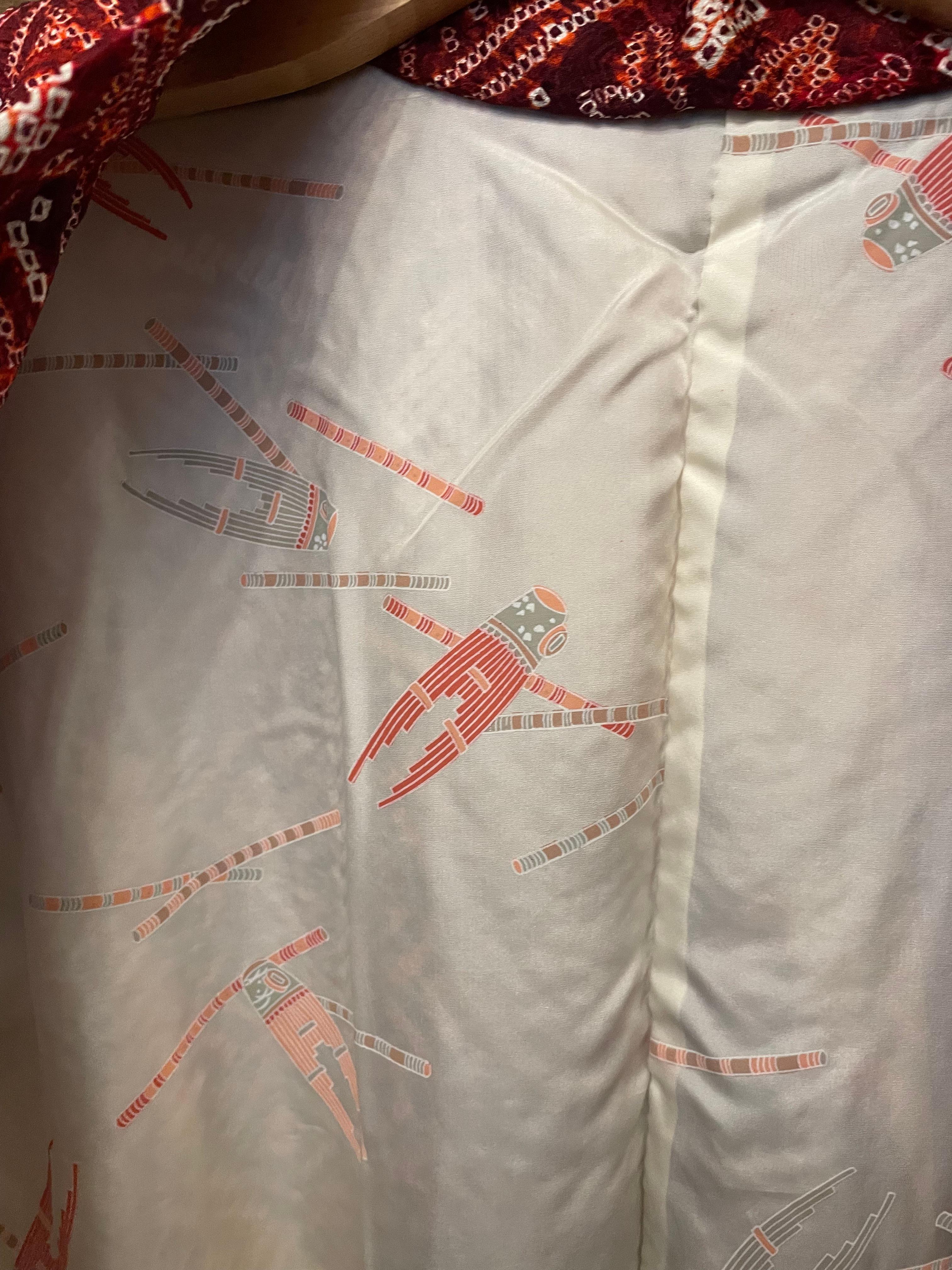 Chaqueta japonesa de seda Haori Shibori Rojo Años 80 Showa Japonés en venta