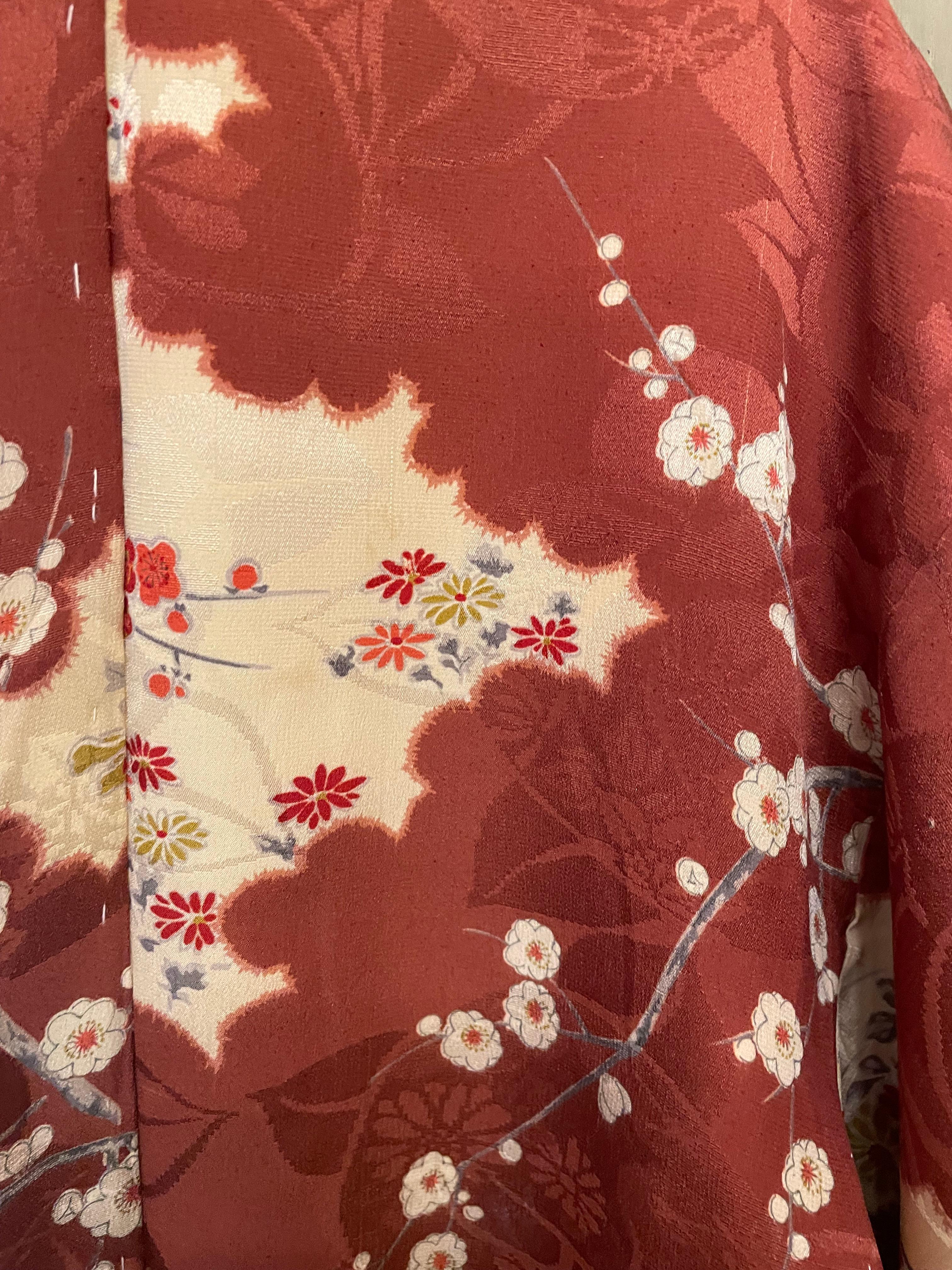 Japanese Silk Haori Jacket UME Dark Red 1980s  In Good Condition For Sale In Paris, FR