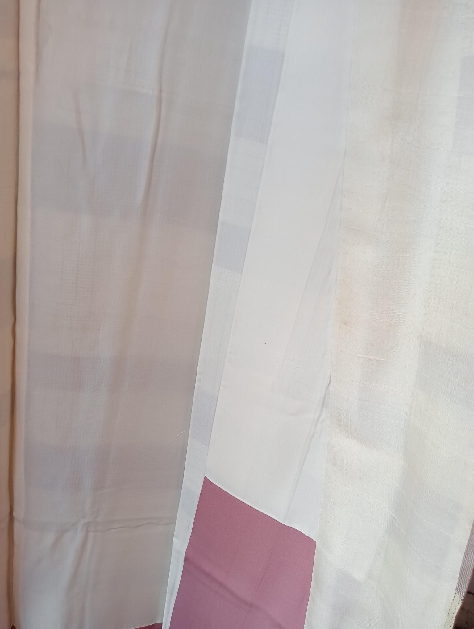 Japanische Seide Kimono beige mit rosa lila mit Mustern 1970er im Angebot 4