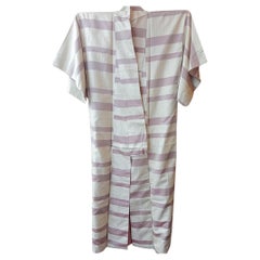 Japanische Seide Kimono beige mit rosa lila mit Mustern 1970er