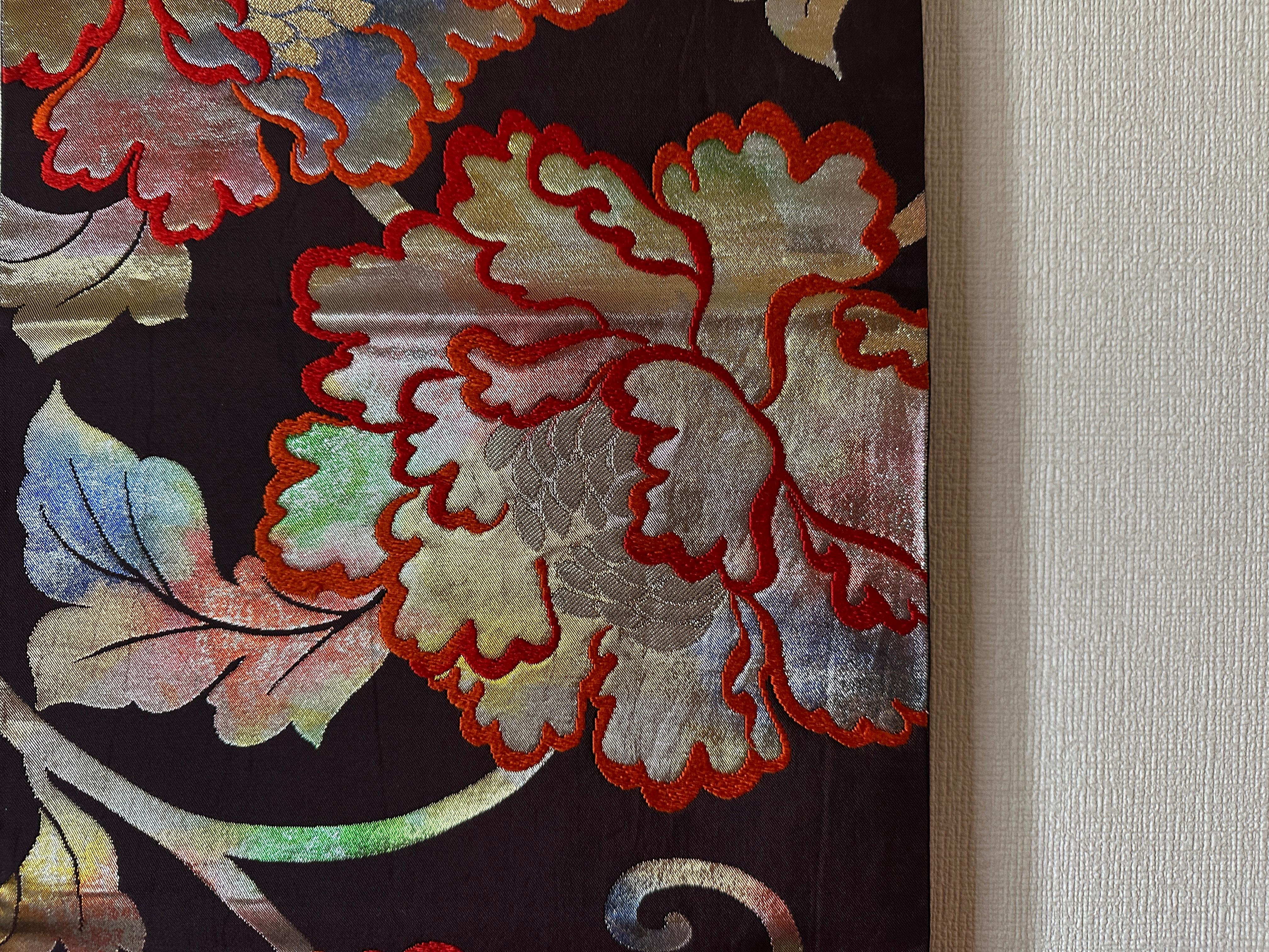 Obi di seta giapponese / runner da tavolo / decorazione da parete con motivo di peonie in vendita 5