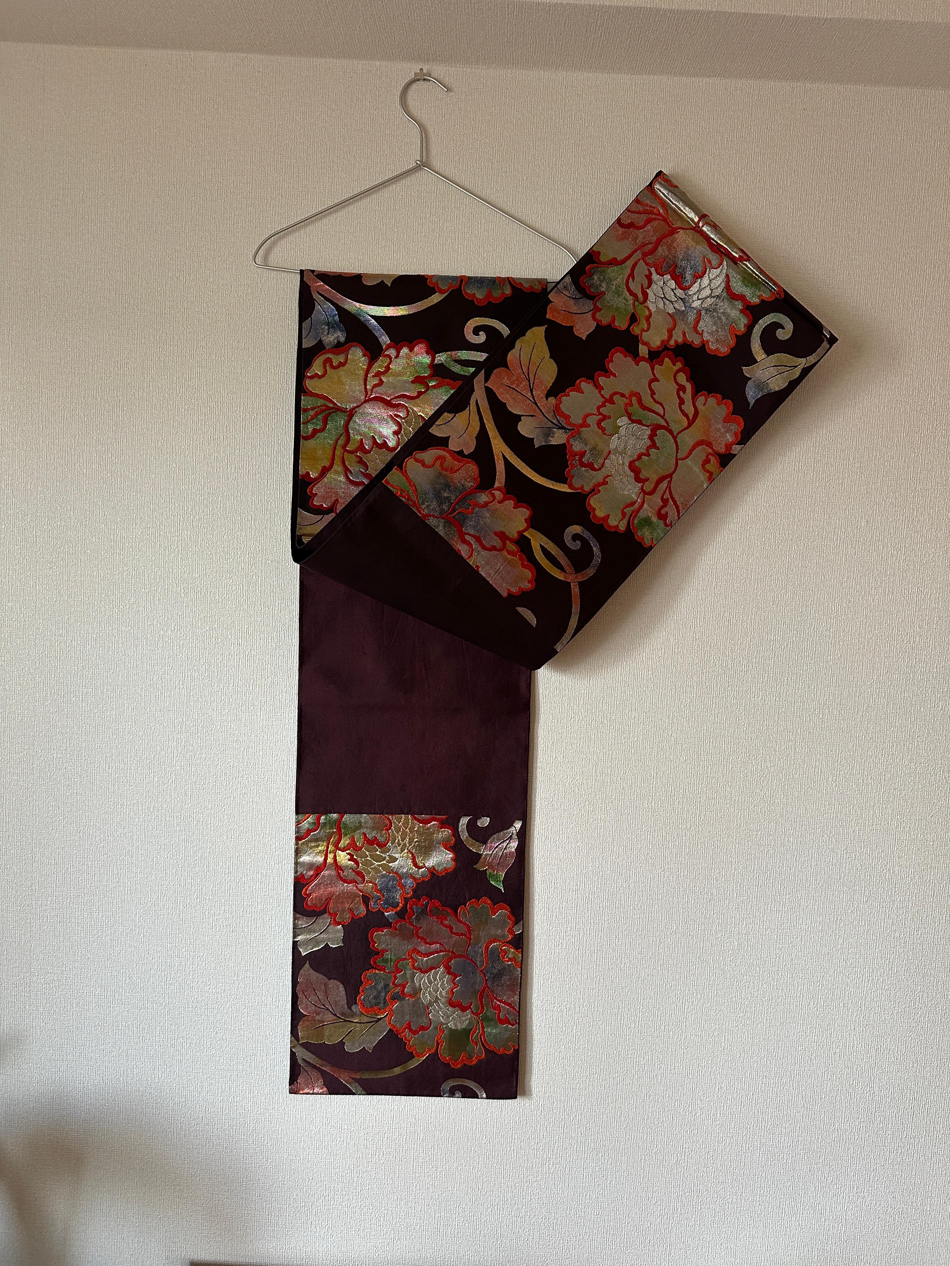 Obi di seta giapponese / runner da tavolo / decorazione da parete con motivo di peonie in vendita 8
