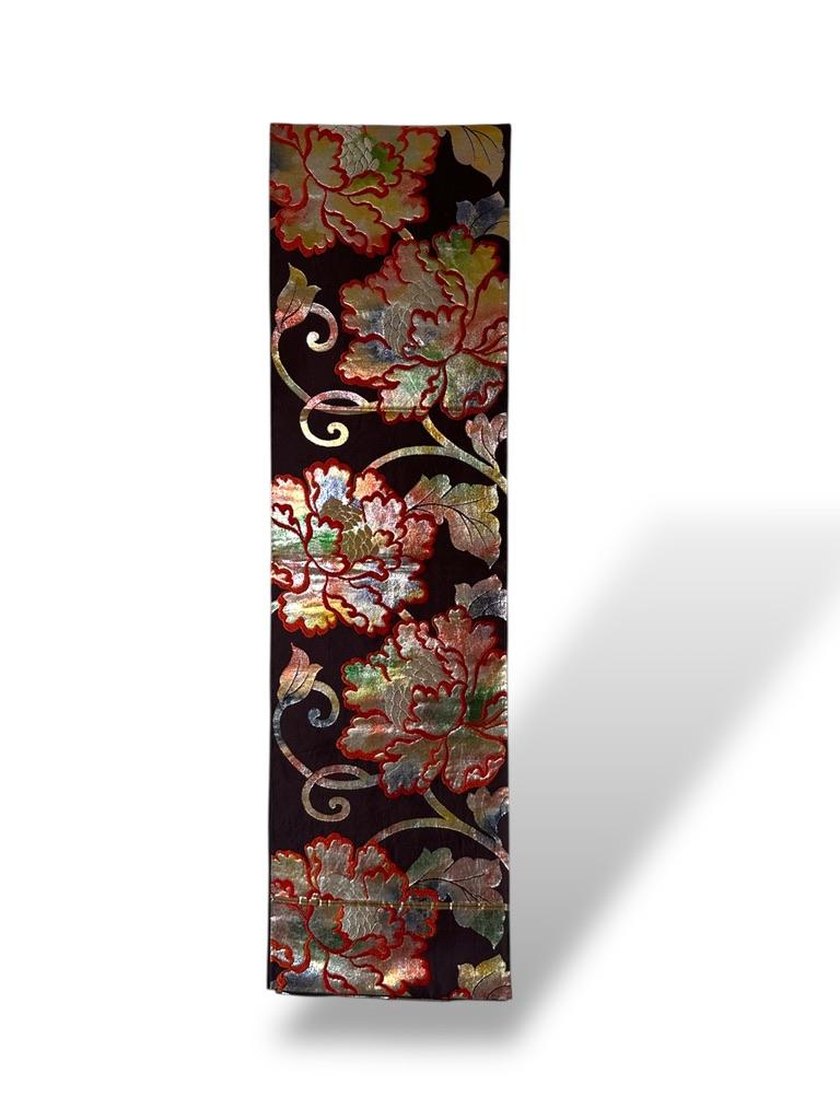 Giapponese Obi di seta giapponese / runner da tavolo / decorazione da parete con motivo di peonie in vendita