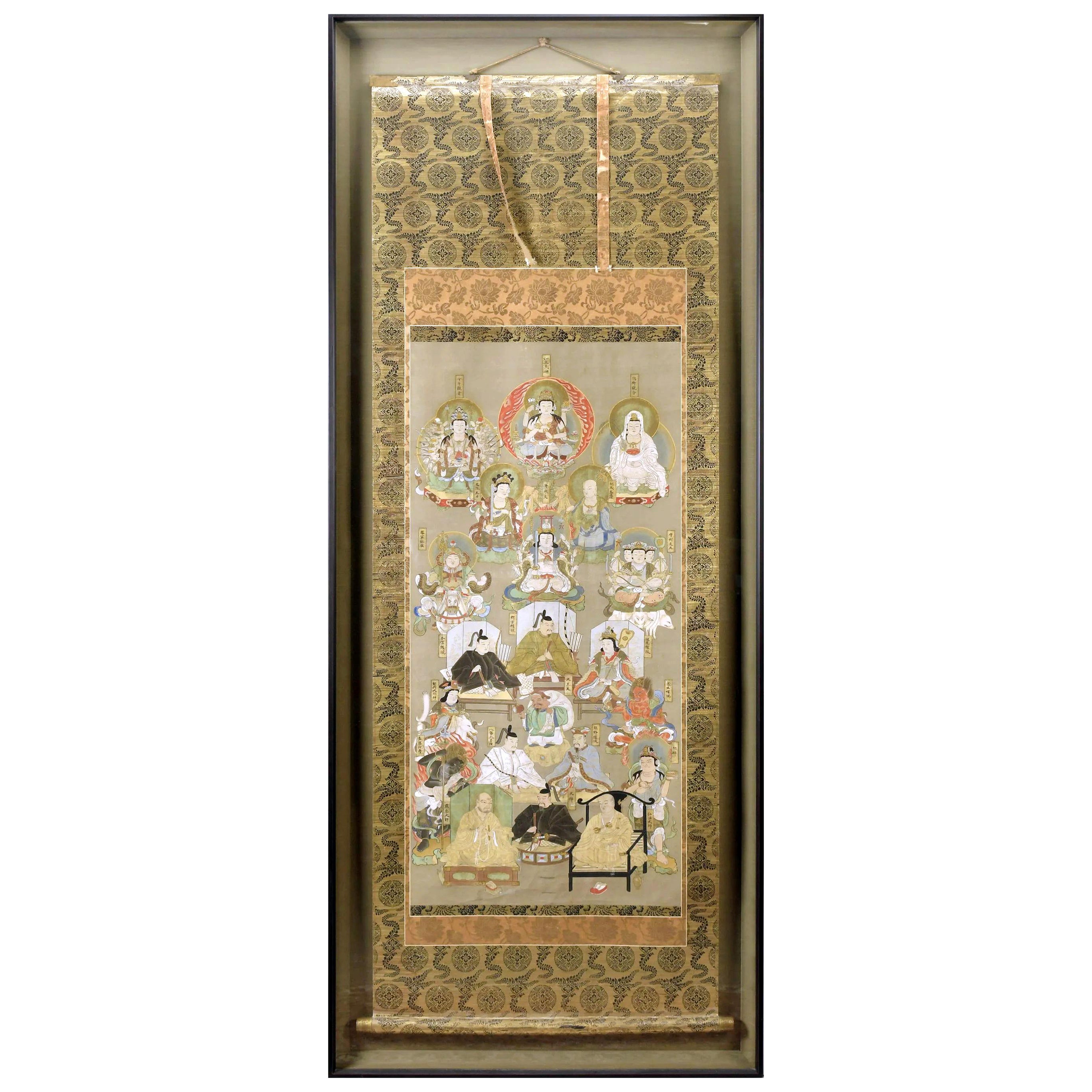 Nyorai-Kojin en soie japonaise à volutes de Suijaku avec des divinités bouddhistes et Shinto mélangées en vente