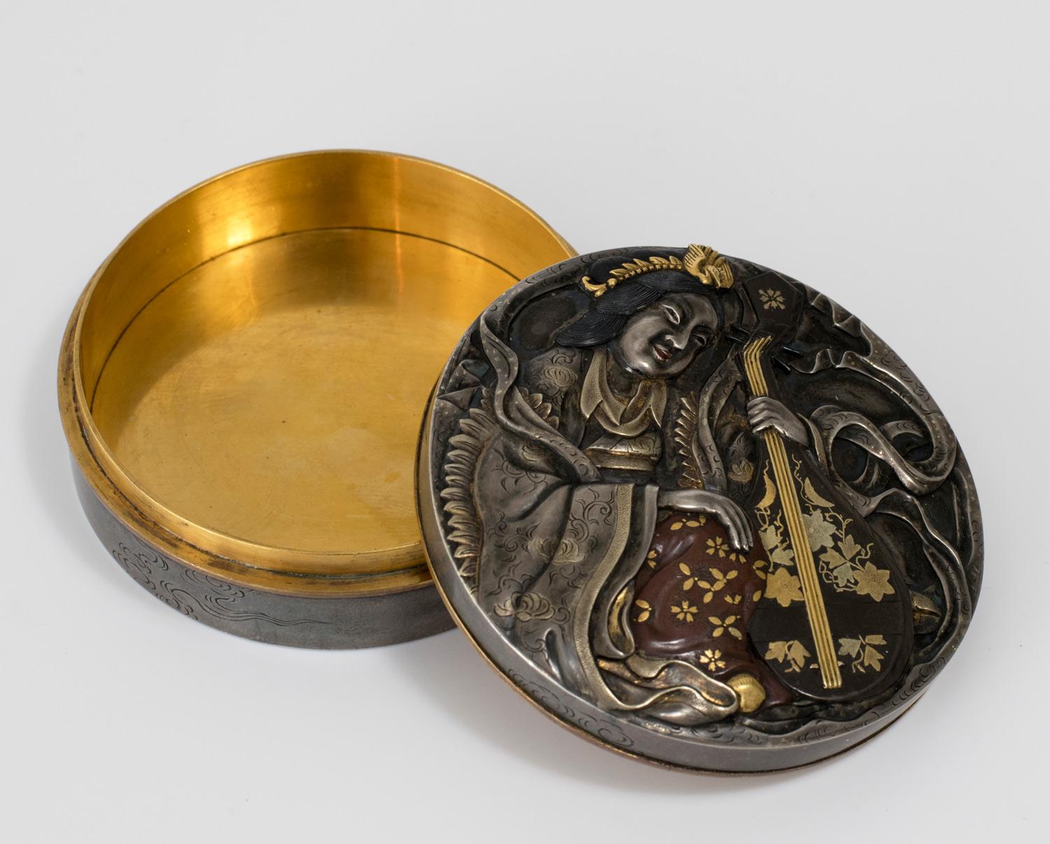 Meiji Japanese Silver and Mixed Metal Kogo - Inoue Nagamitsu For Sale