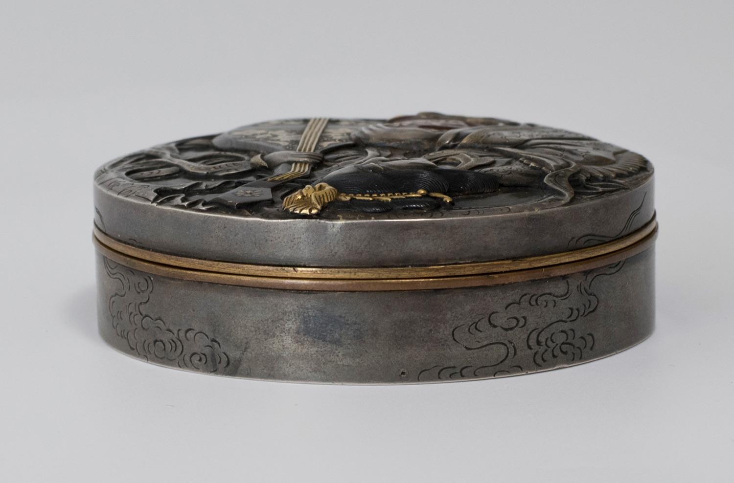 Hand-Crafted Japanese Silver and Mixed Metal Kogo - Inoue Nagamitsu For Sale