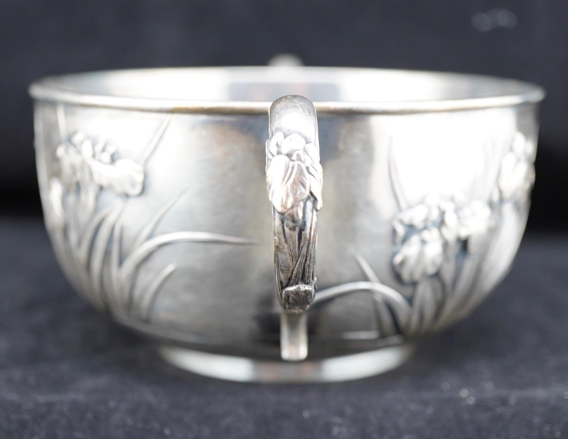 Japanese Silver Bowl with Irises by Konoike, Meji Period In Excellent Condition For Sale In Gainesville, FL