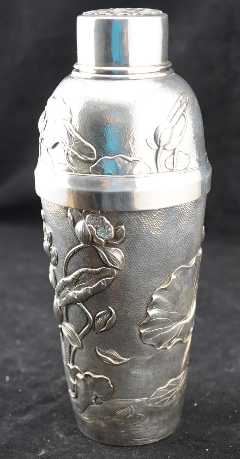 Japanese Silver Cocktail Shaker Lotus Decoration by Arthur and Bond In Good Condition In Sarasota, FL